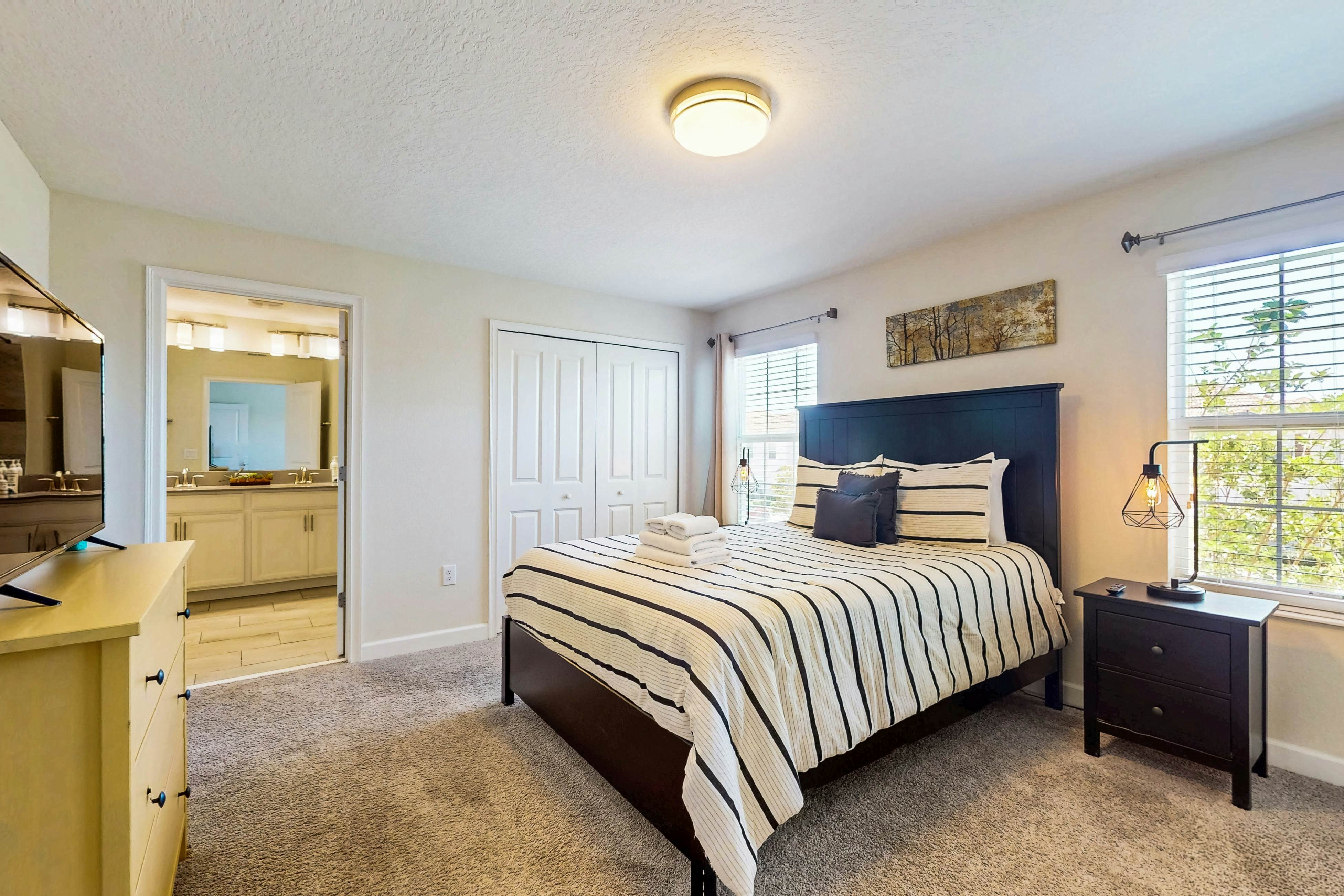 CHG119-8993-4-GP - Max n Relax - Champions Gate