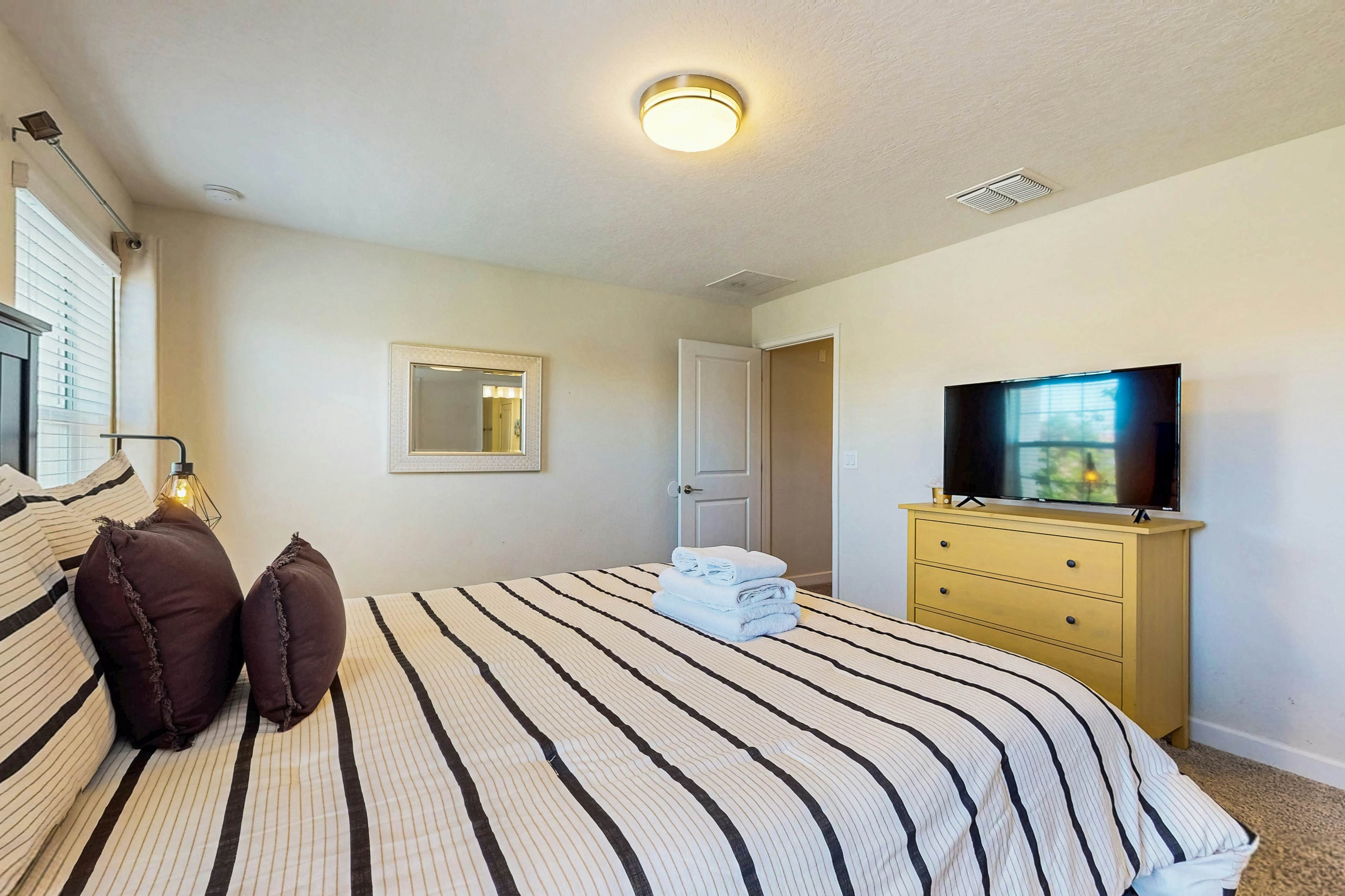 CHG119-8993-4-GP - Max n Relax - Champions Gate