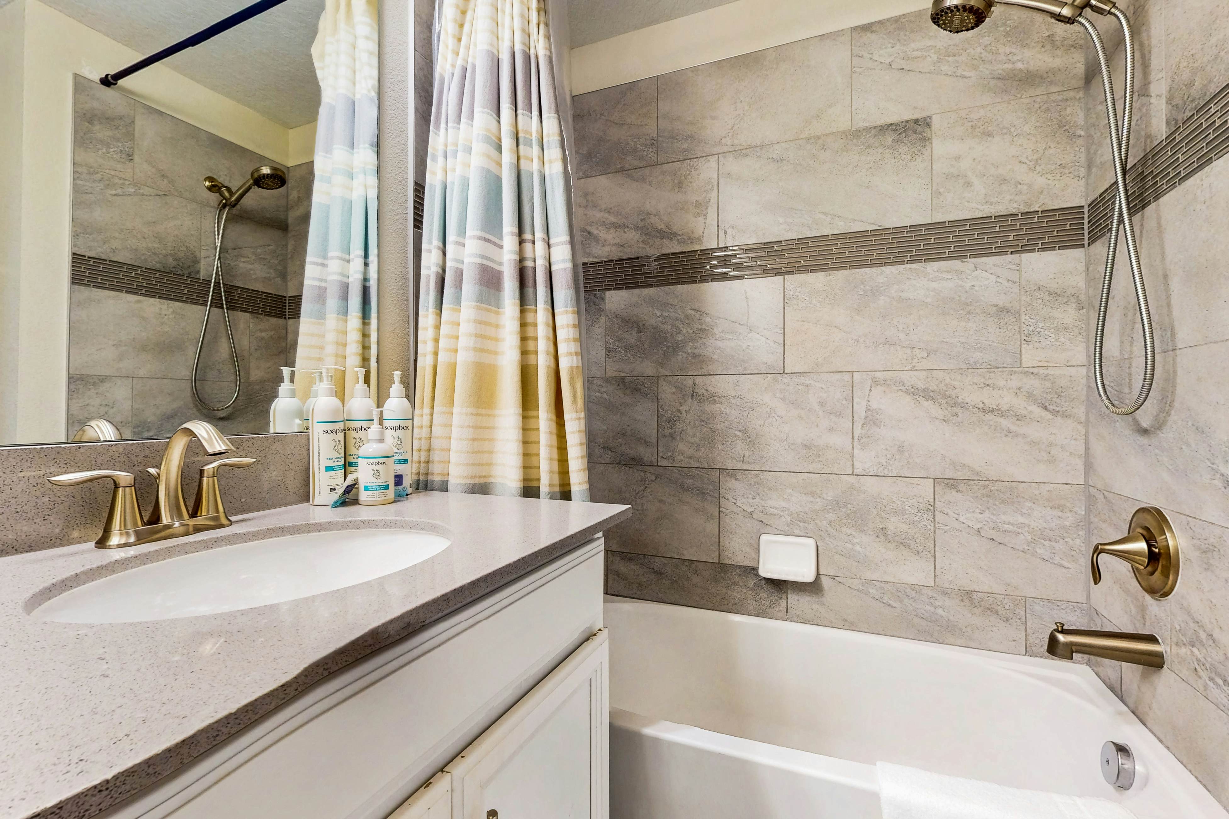 CHG119-8993-4-GP - Max n Relax - Champions Gate