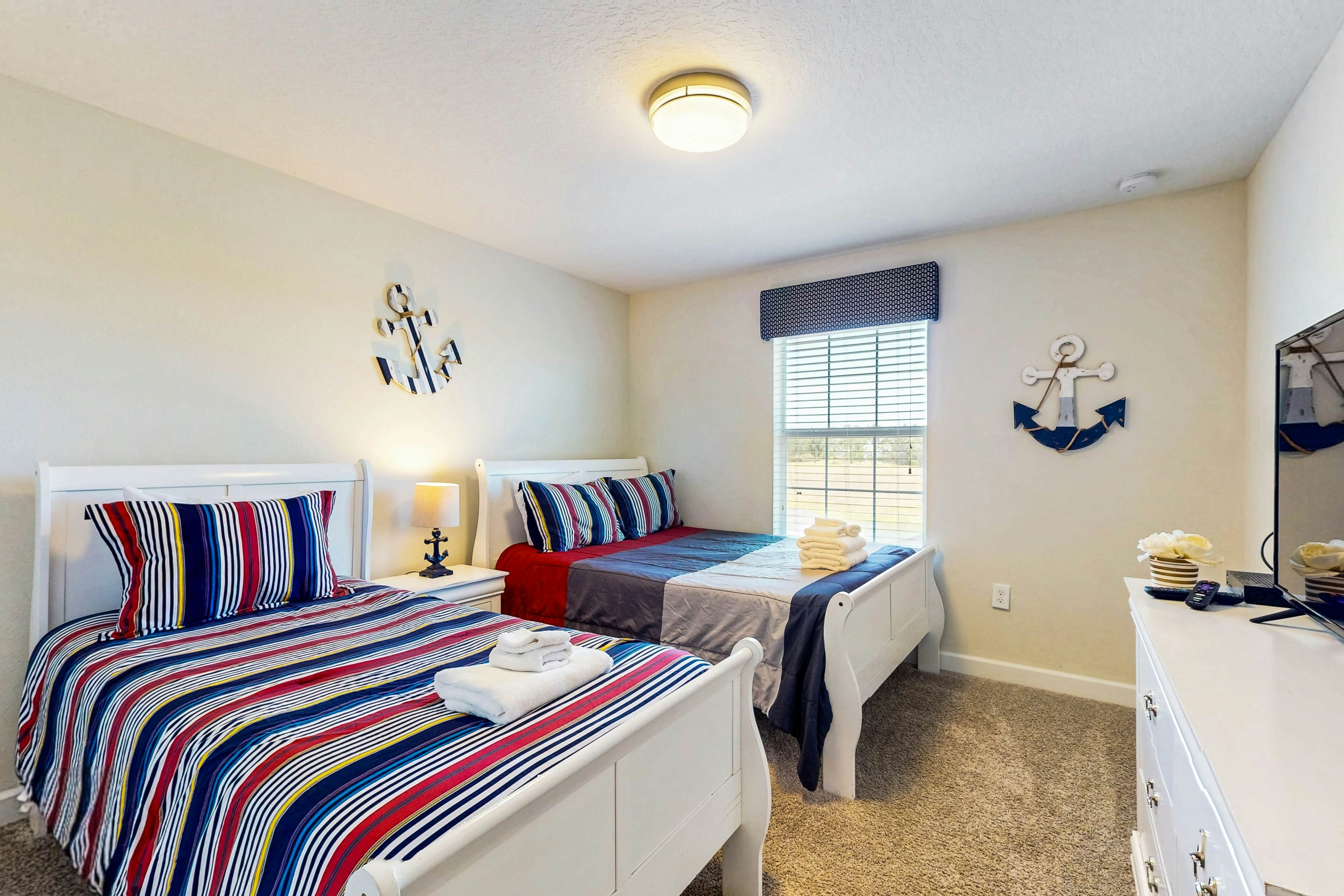 CHG119-8993-4-GP - Max n Relax - Champions Gate