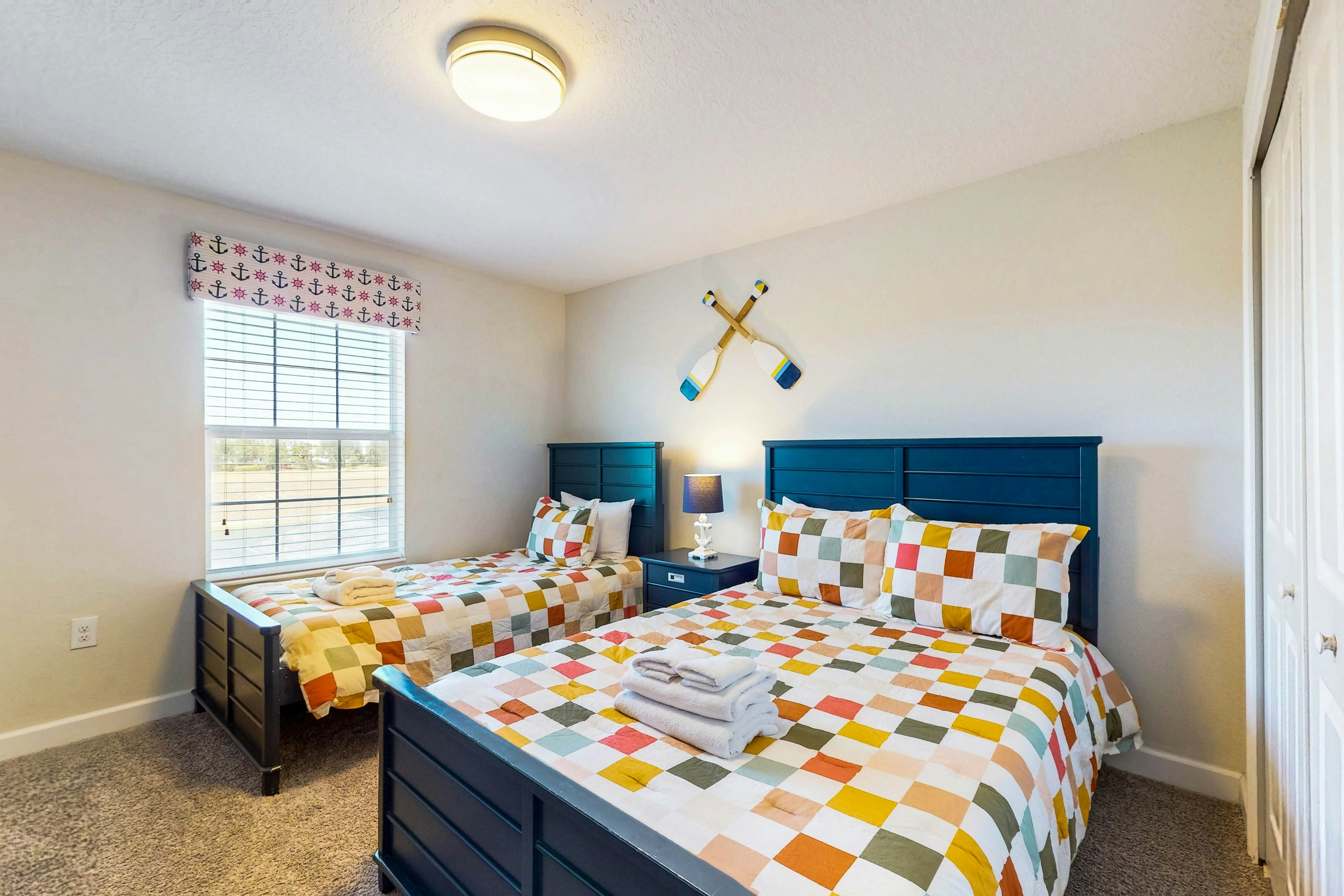 CHG119-8993-4-GP - Max n Relax - Champions Gate