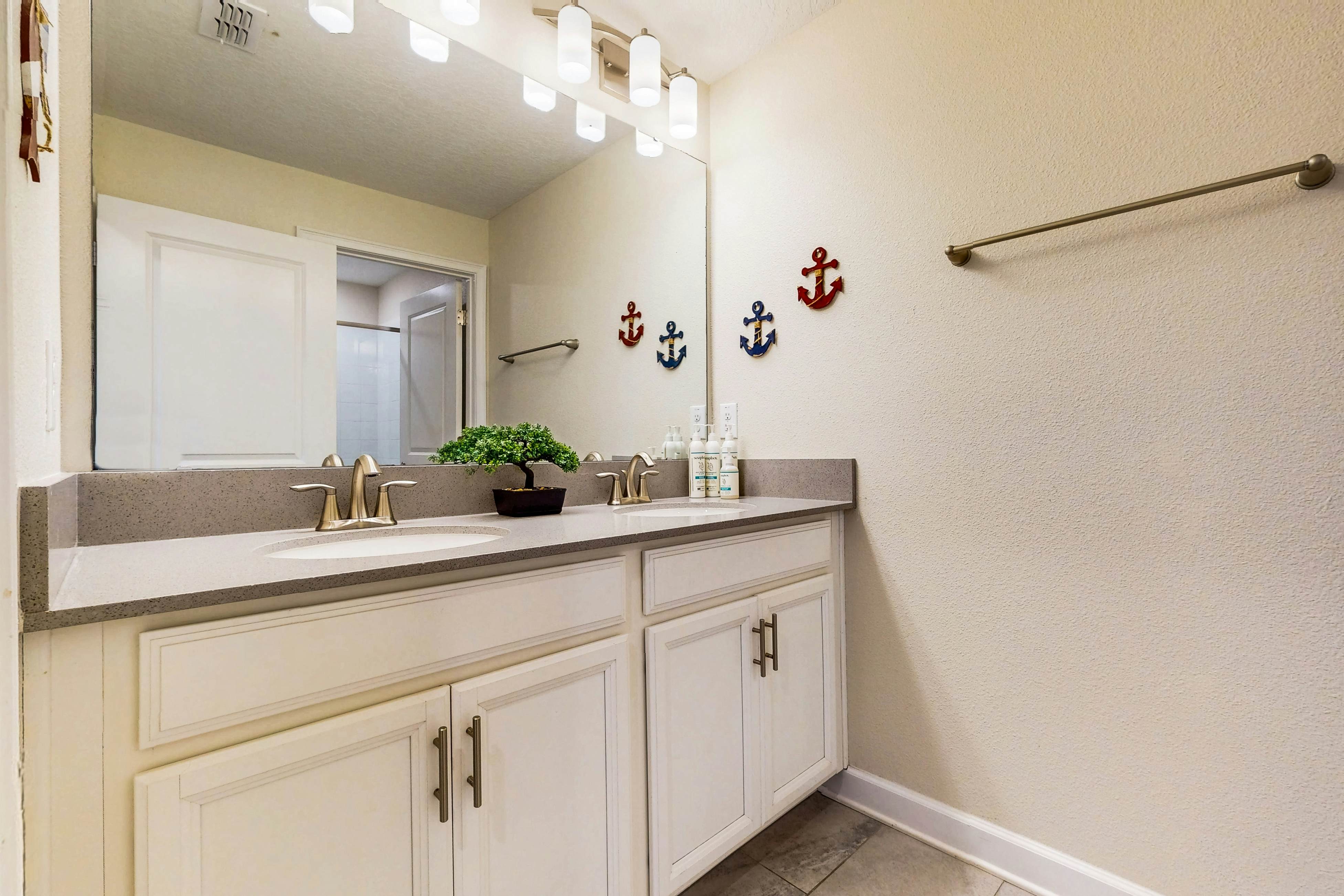 CHG119-8993-4-GP - Max n Relax - Champions Gate