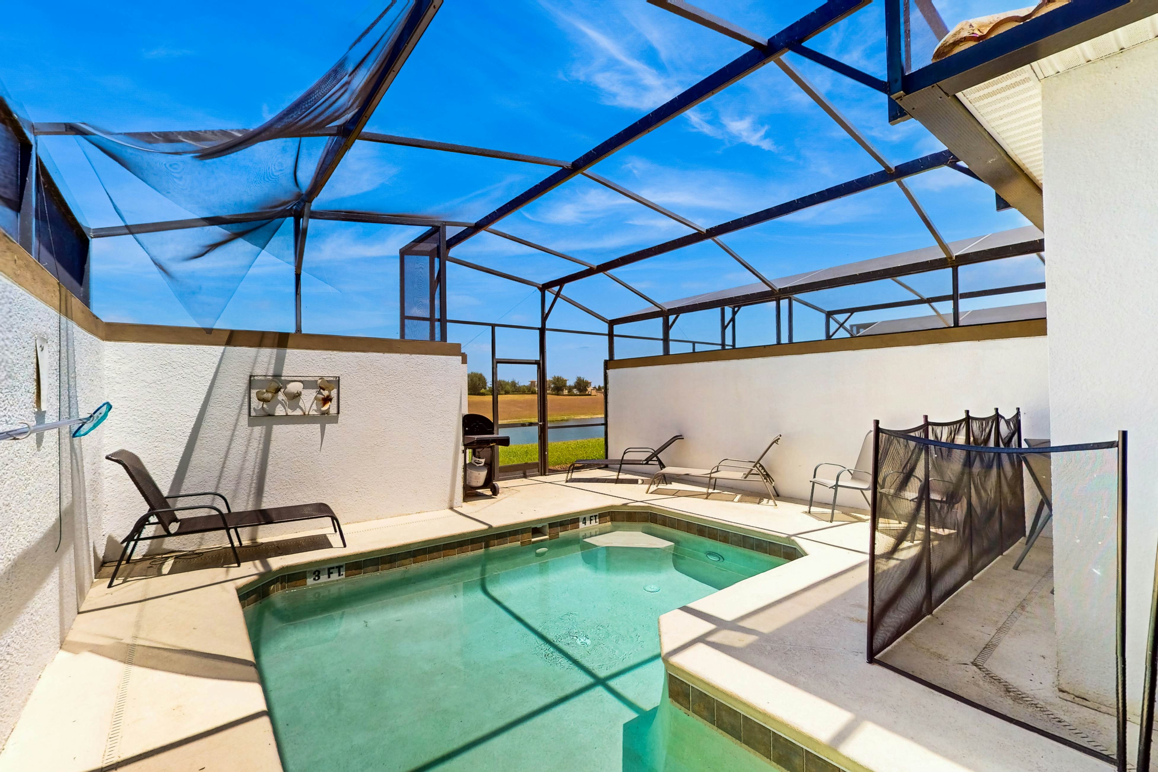 CHG119-8993-4-GP - Max n Relax - Champions Gate