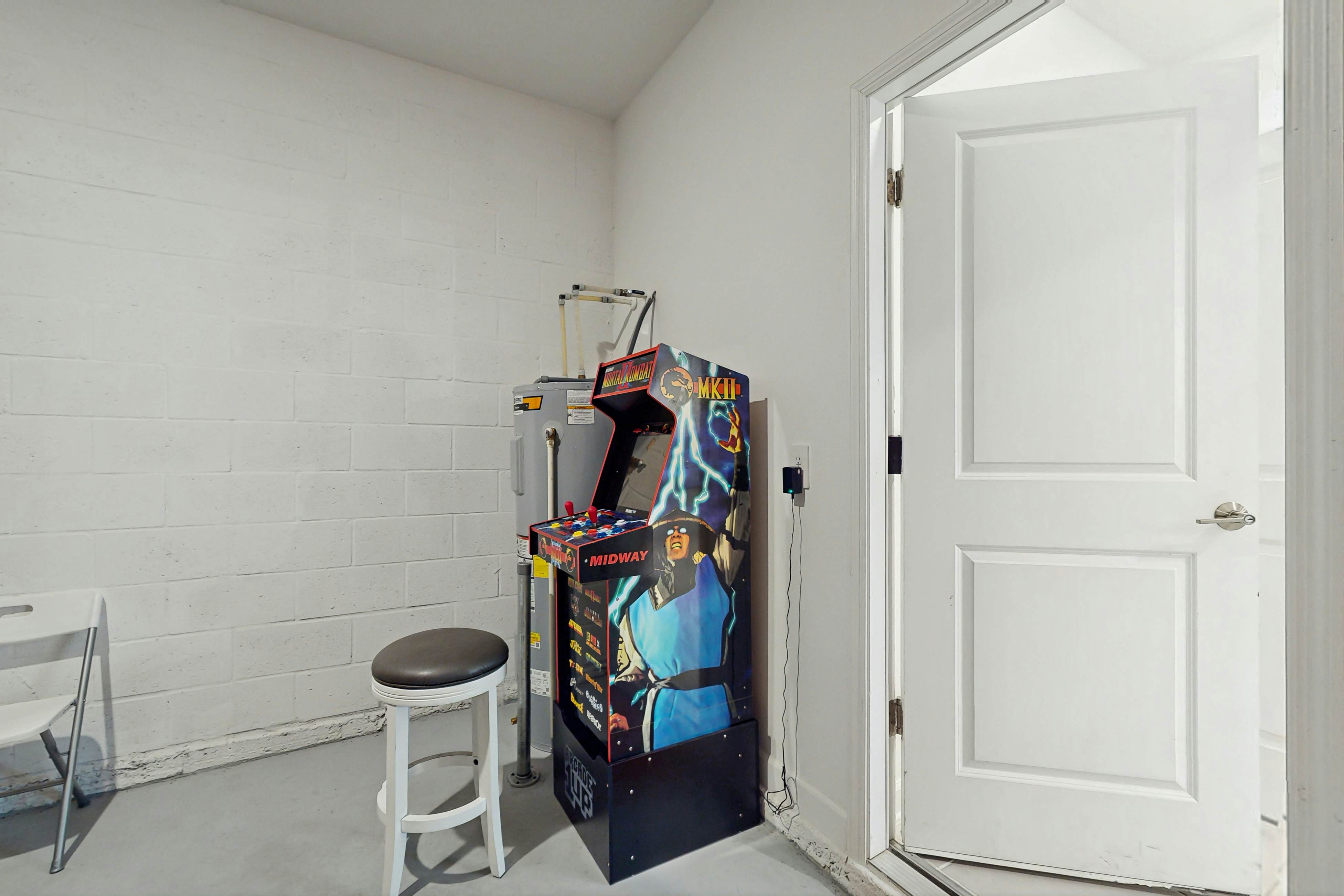 CHG136-8960-6-GP - The Modern Pearl