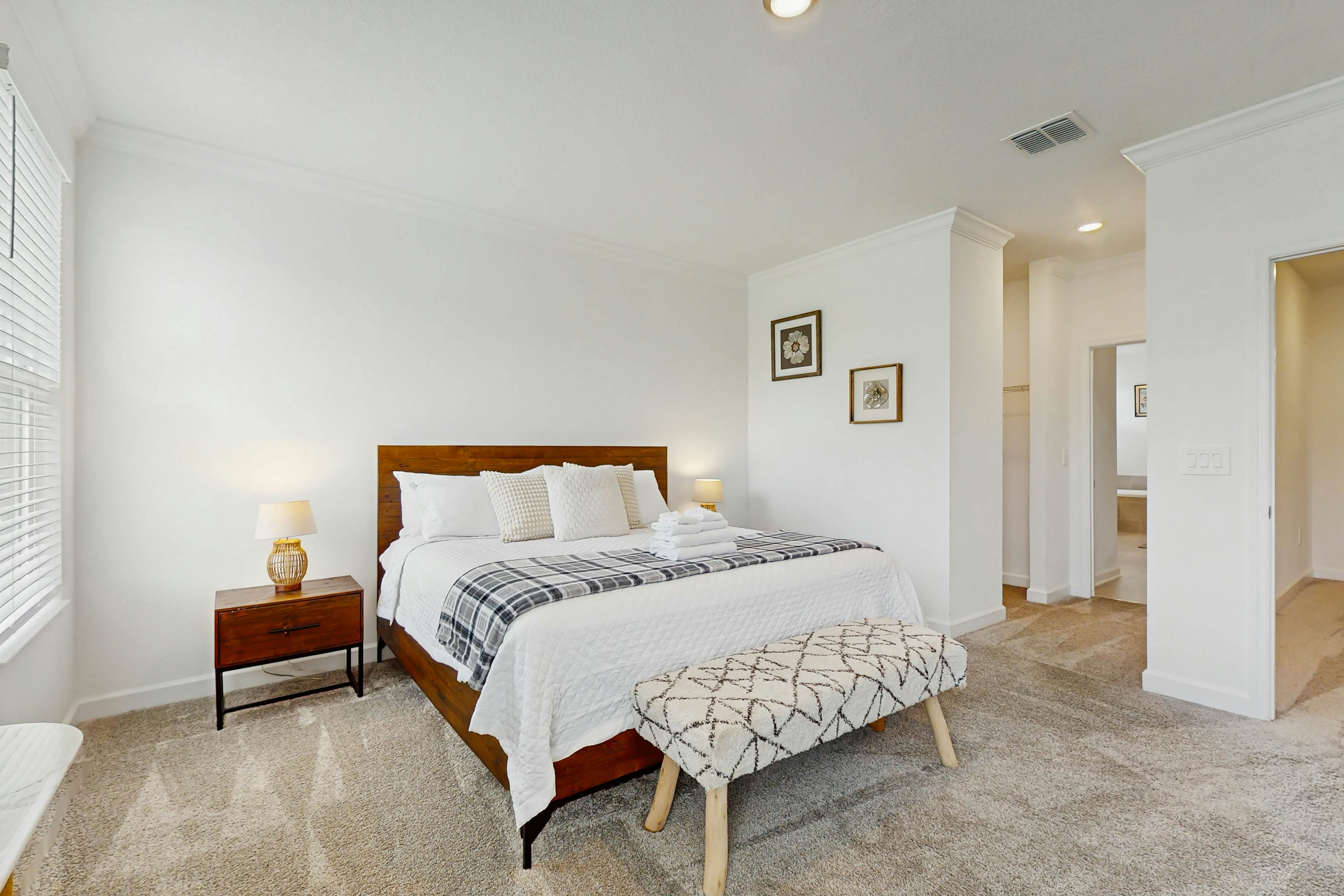 CHG136-8960-6-GP - The Modern Pearl