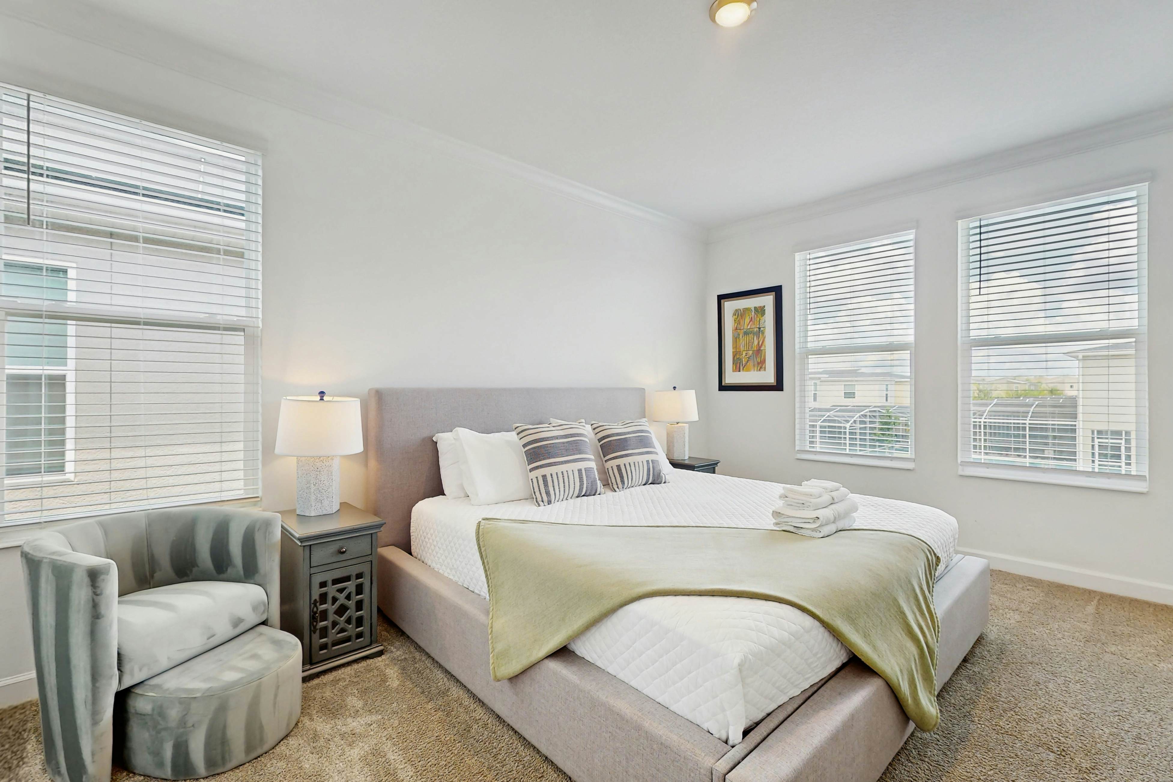 CHG136-8960-6-GP - The Modern Pearl