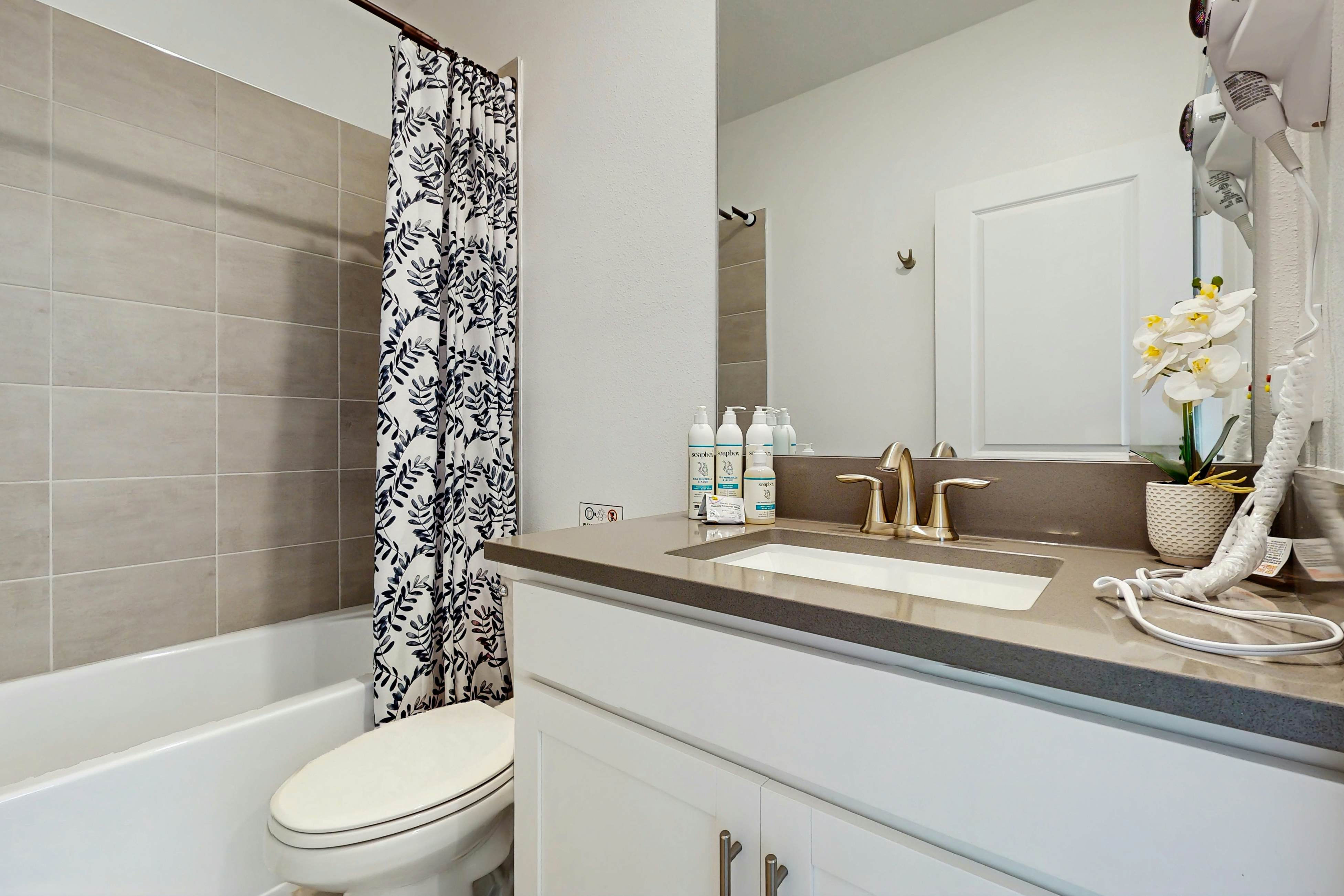 CHG136-8960-6-GP - The Modern Pearl