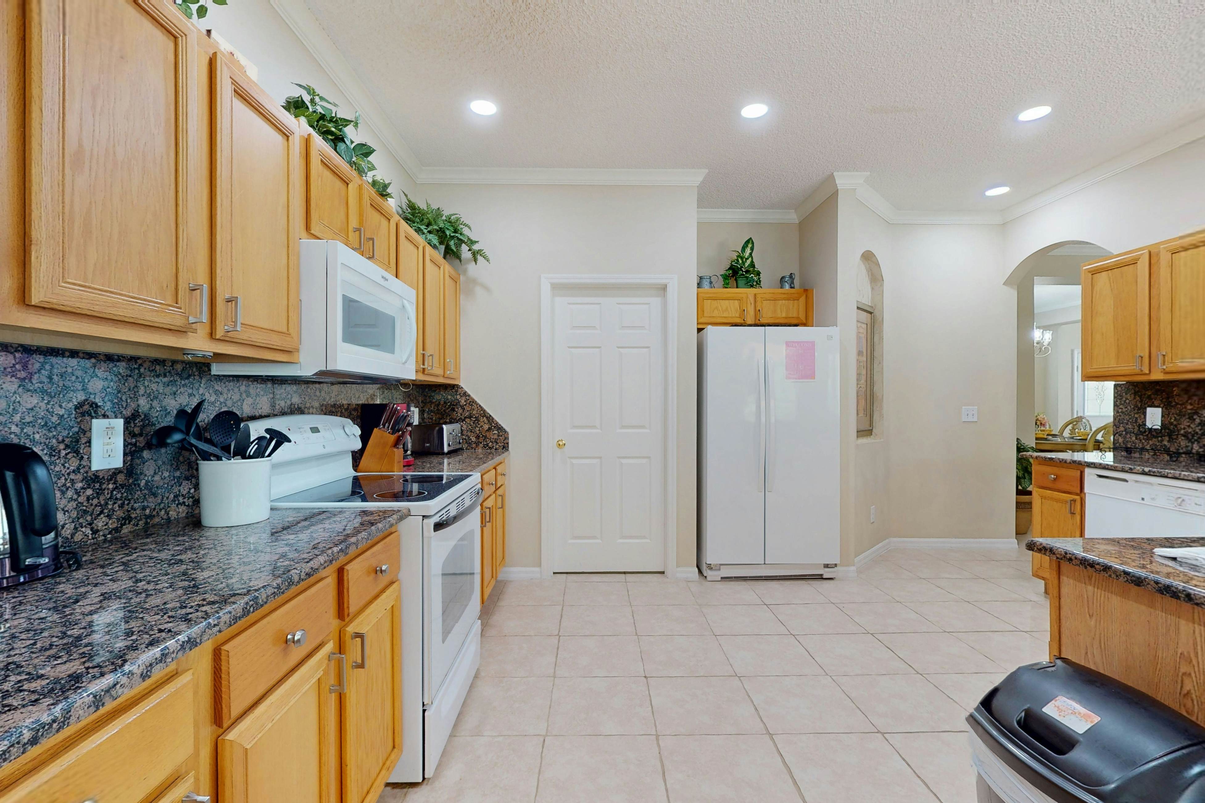 EMI107-8545-7-P-Summer Breeze - Emerald Island Resort