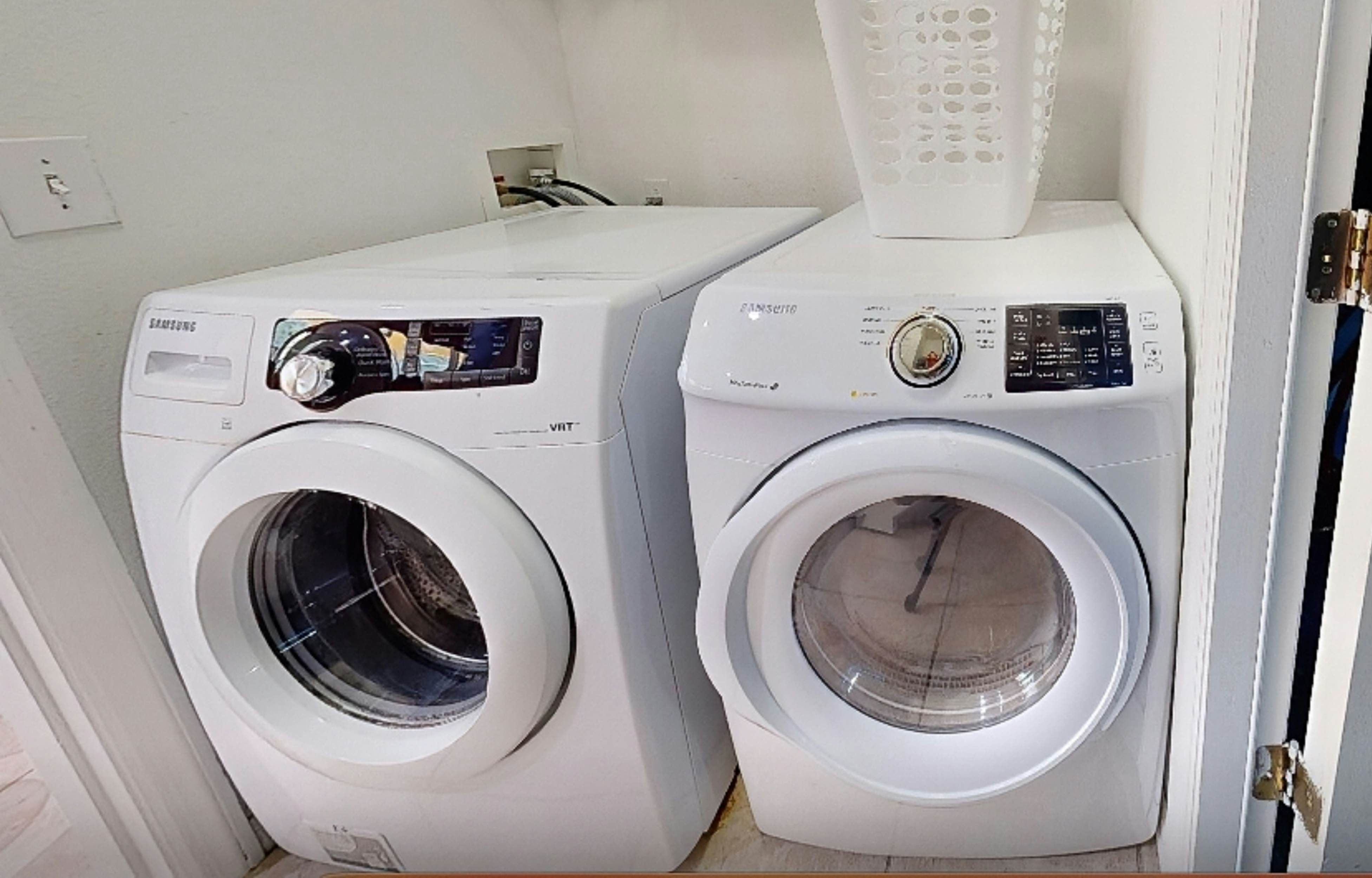 EMI107-8545-7-P-Summer Breeze - Emerald Island Resort