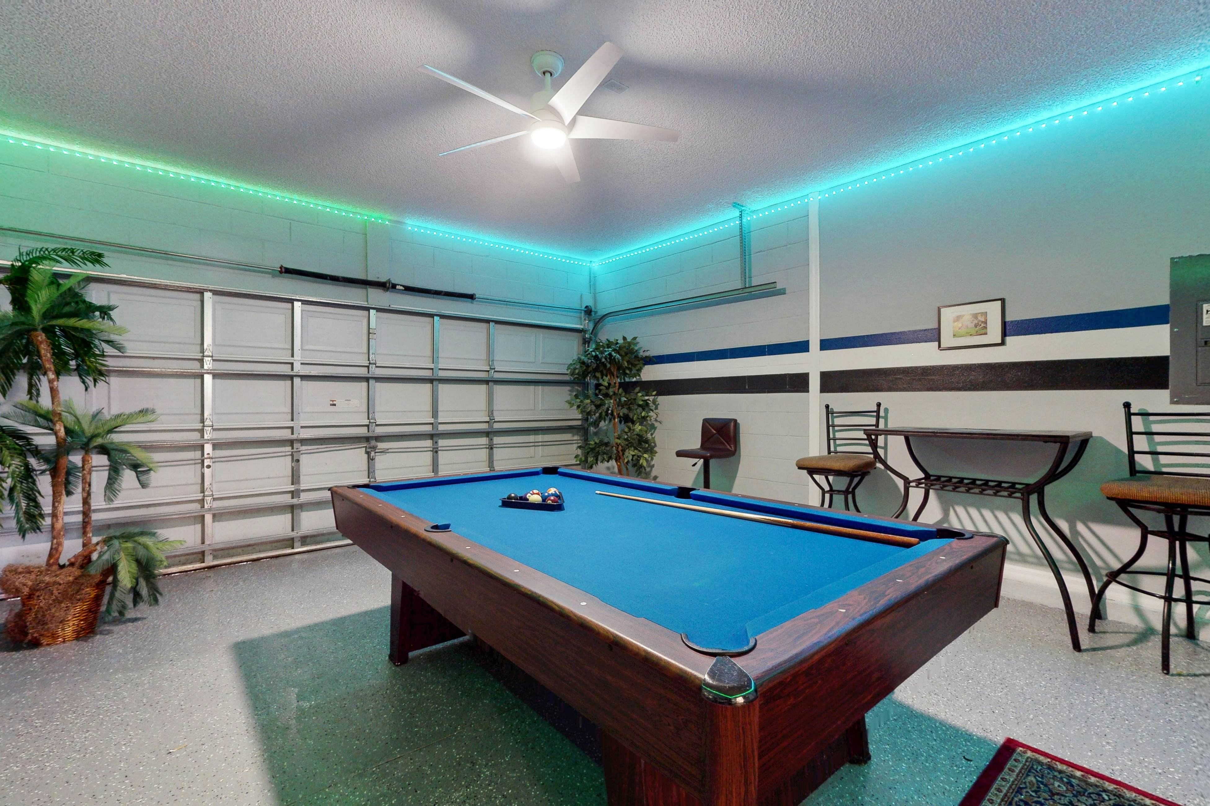 EMI107-8545-7-P-Summer Breeze - Emerald Island Resort