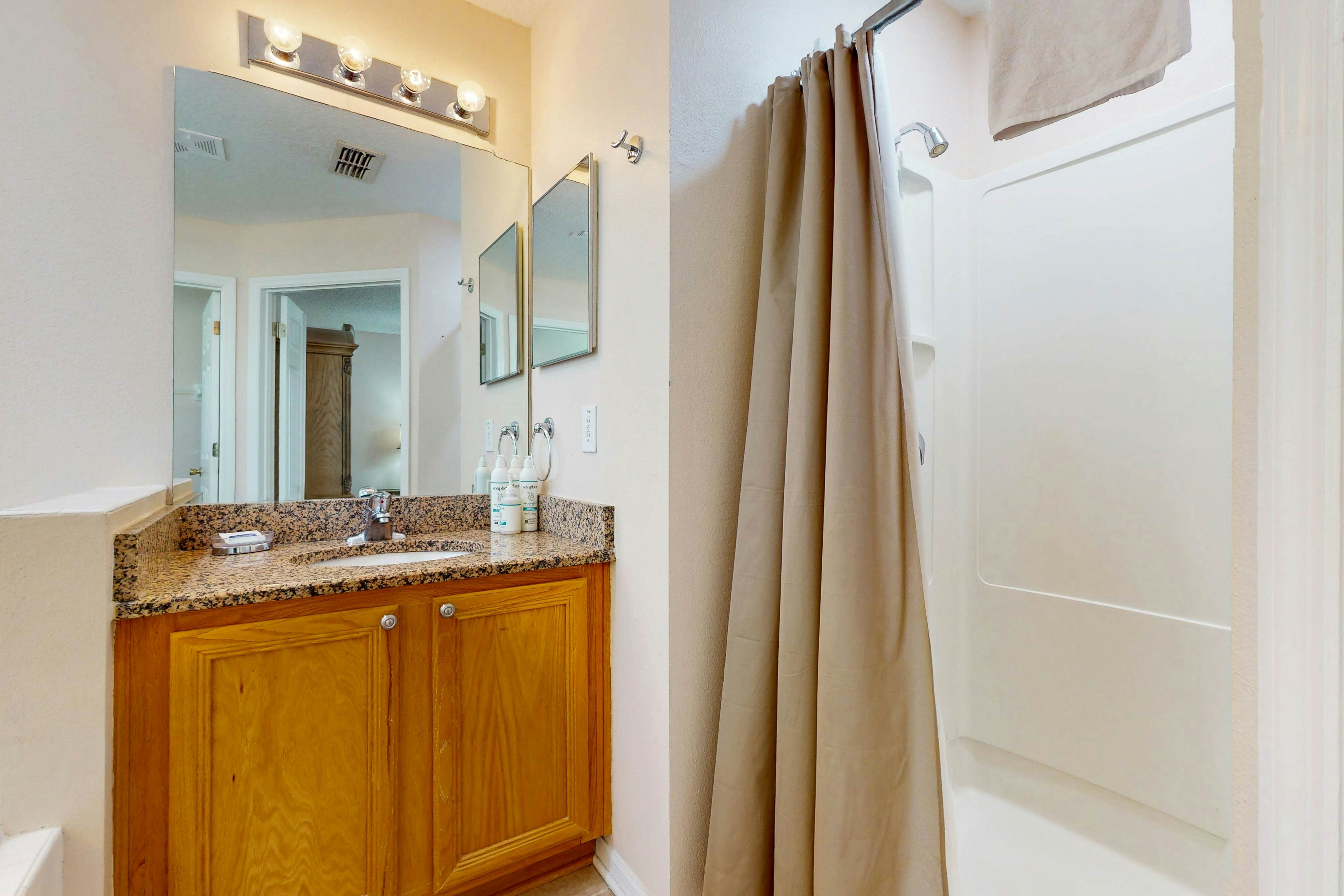 EMI107-8545-7-P-Summer Breeze - Emerald Island Resort