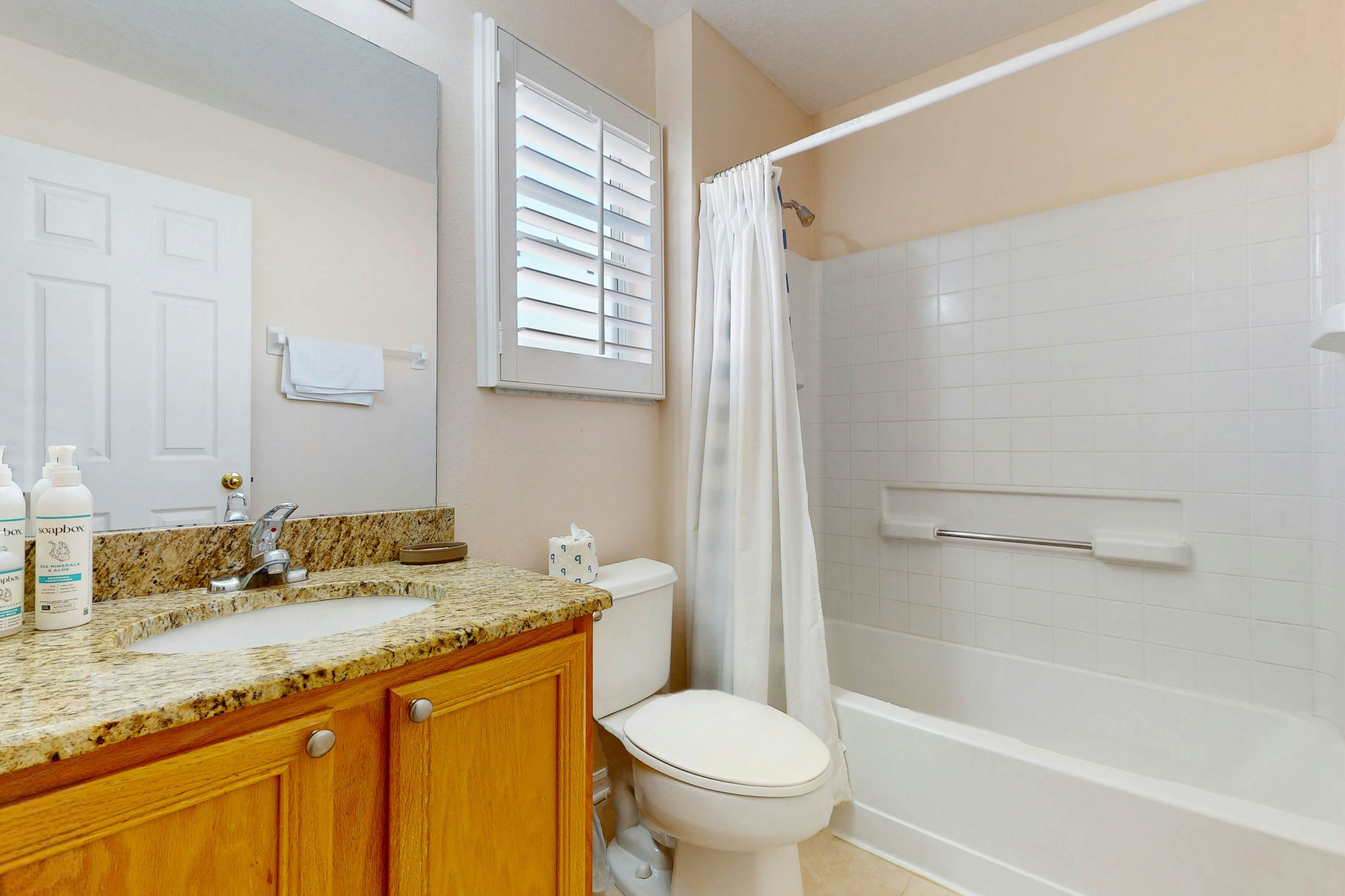 EMI107-8545-7-P-Summer Breeze - Emerald Island Resort