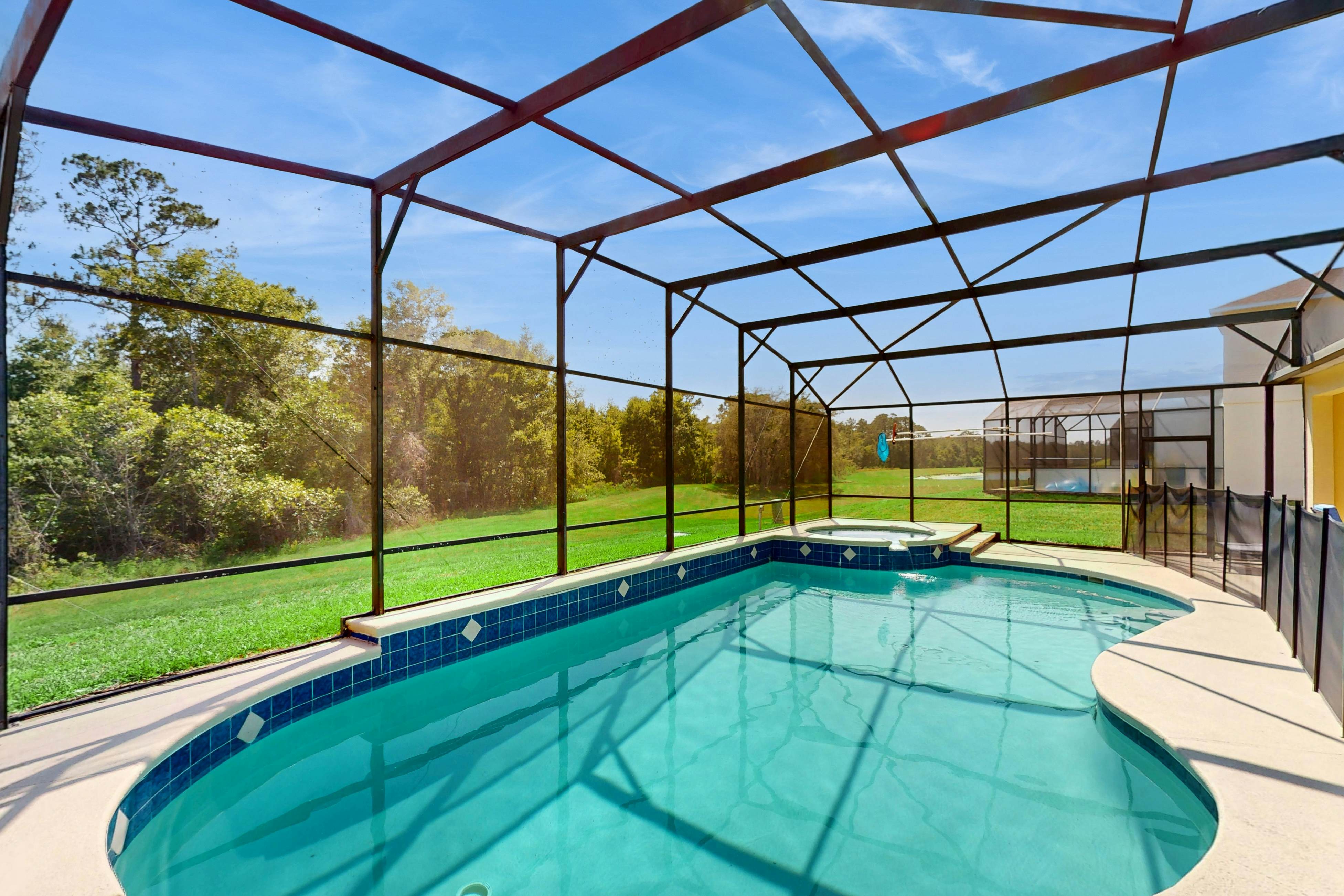 EMI107-8545-7-P-Summer Breeze - Emerald Island Resort