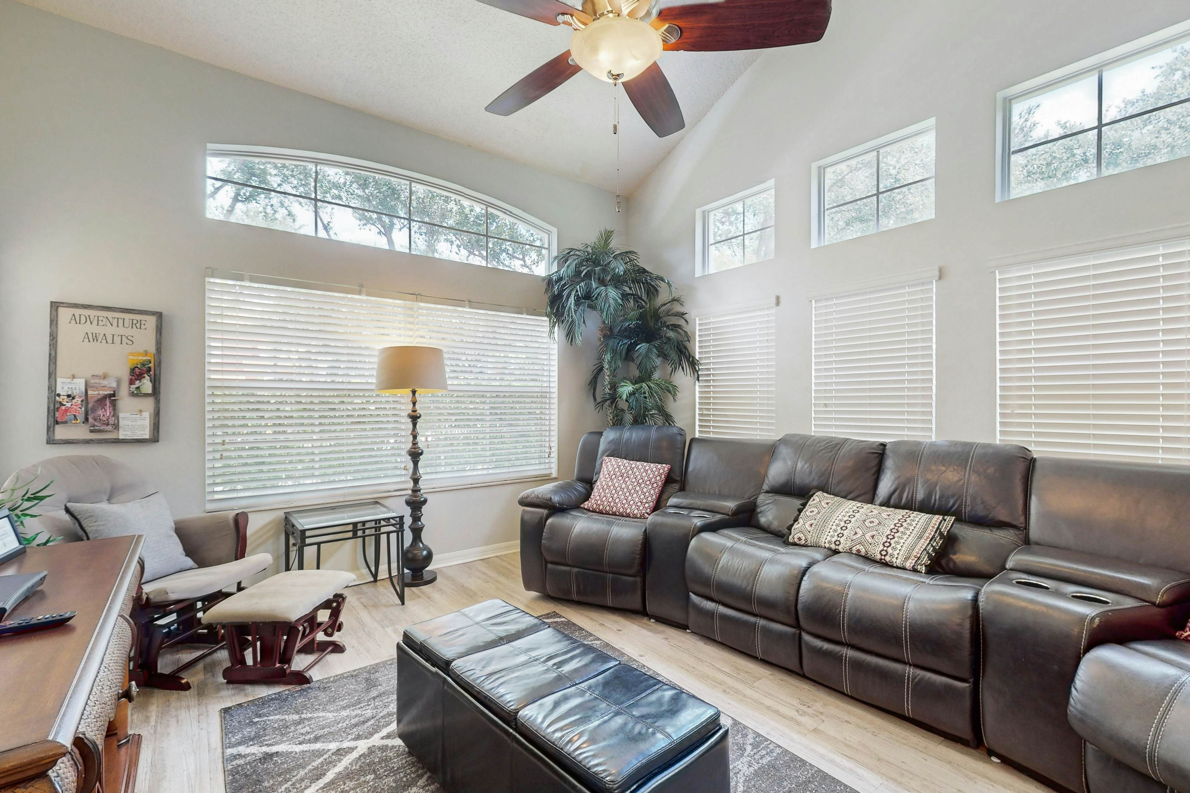 EMI103-8571-3-Emerald Island Gem - Emerald Island Resort