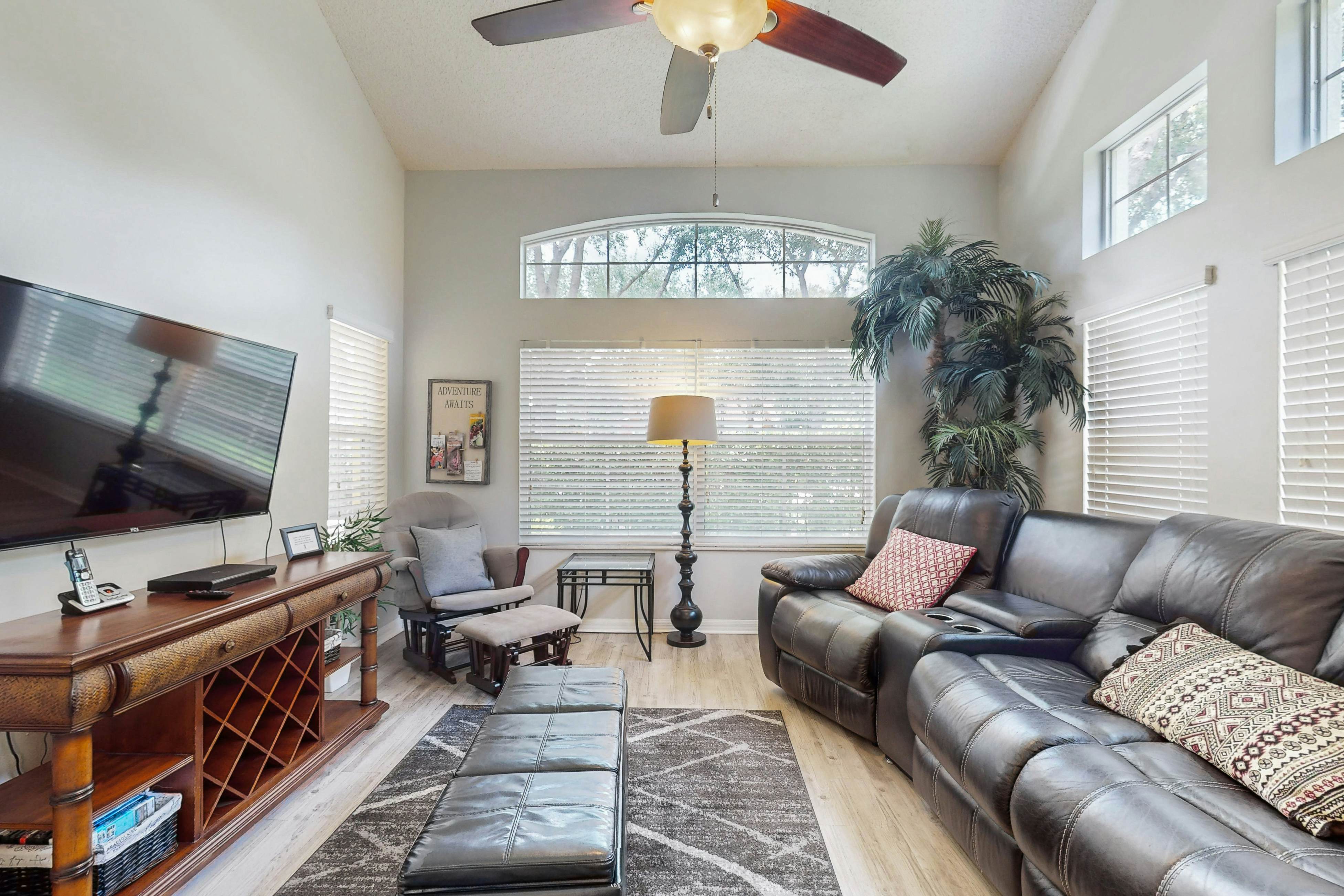 EMI103-8571-3-Emerald Island Gem - Emerald Island Resort