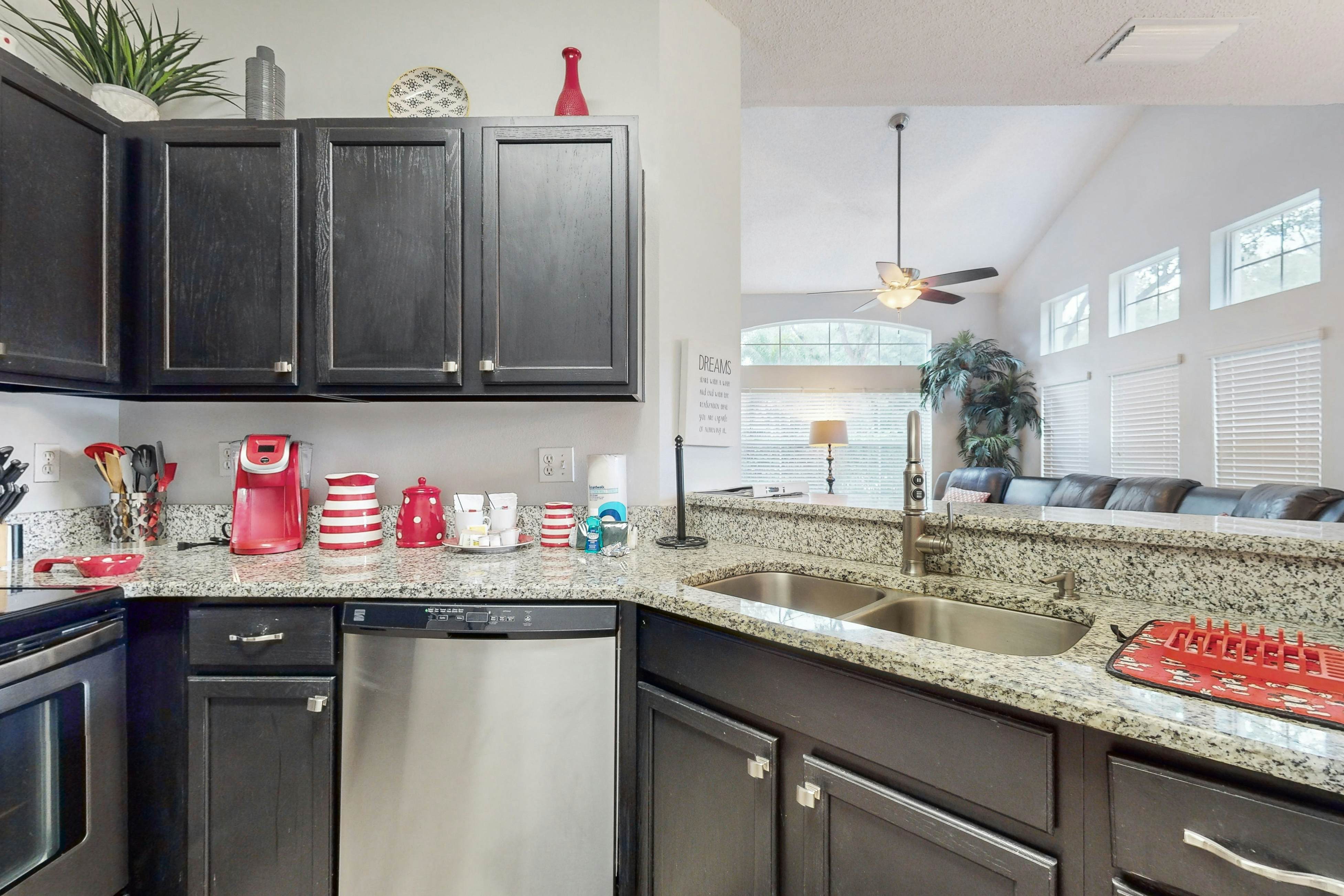 EMI103-8571-3-Emerald Island Gem - Emerald Island Resort