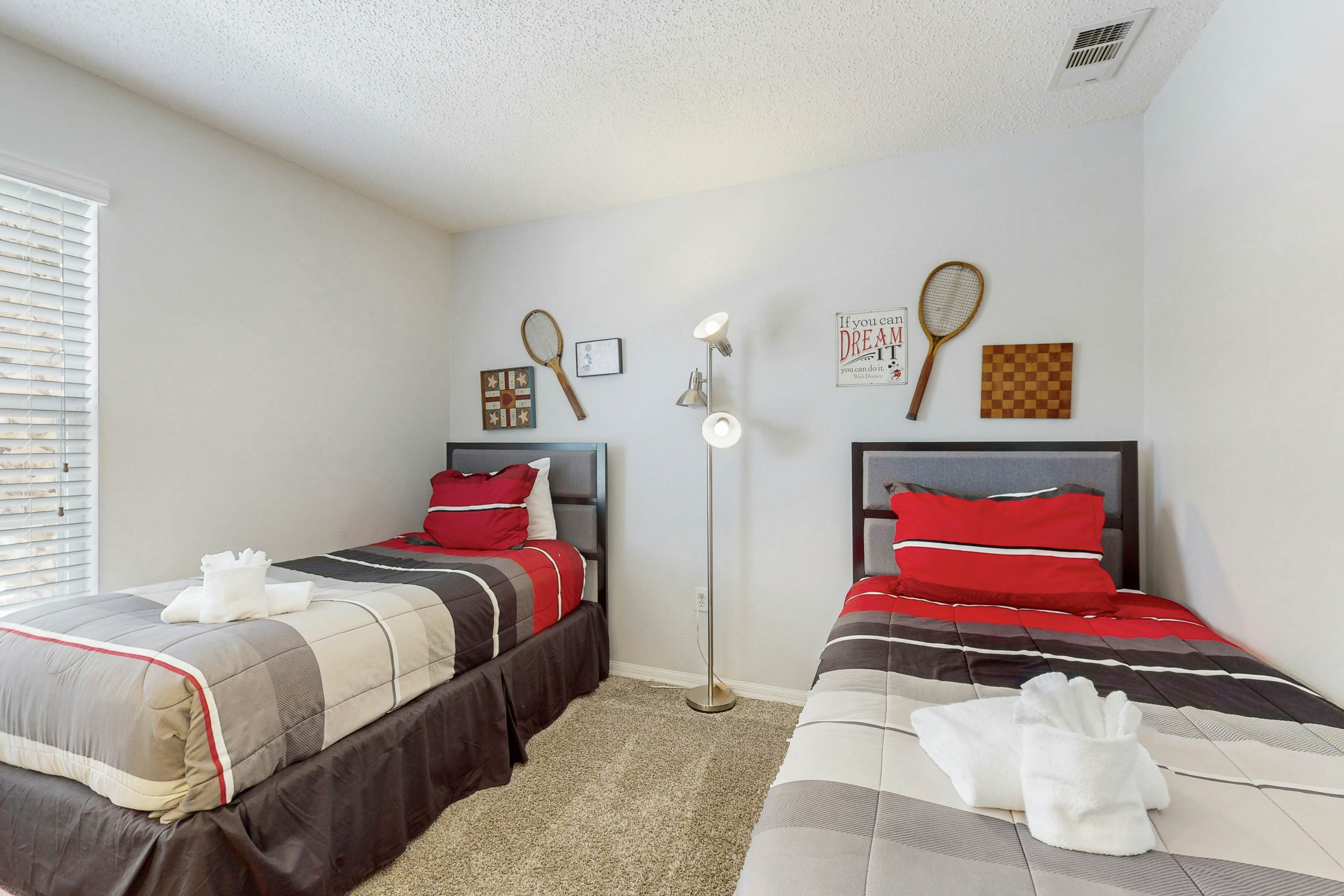 EMI103-8571-3-Emerald Island Gem - Emerald Island Resort