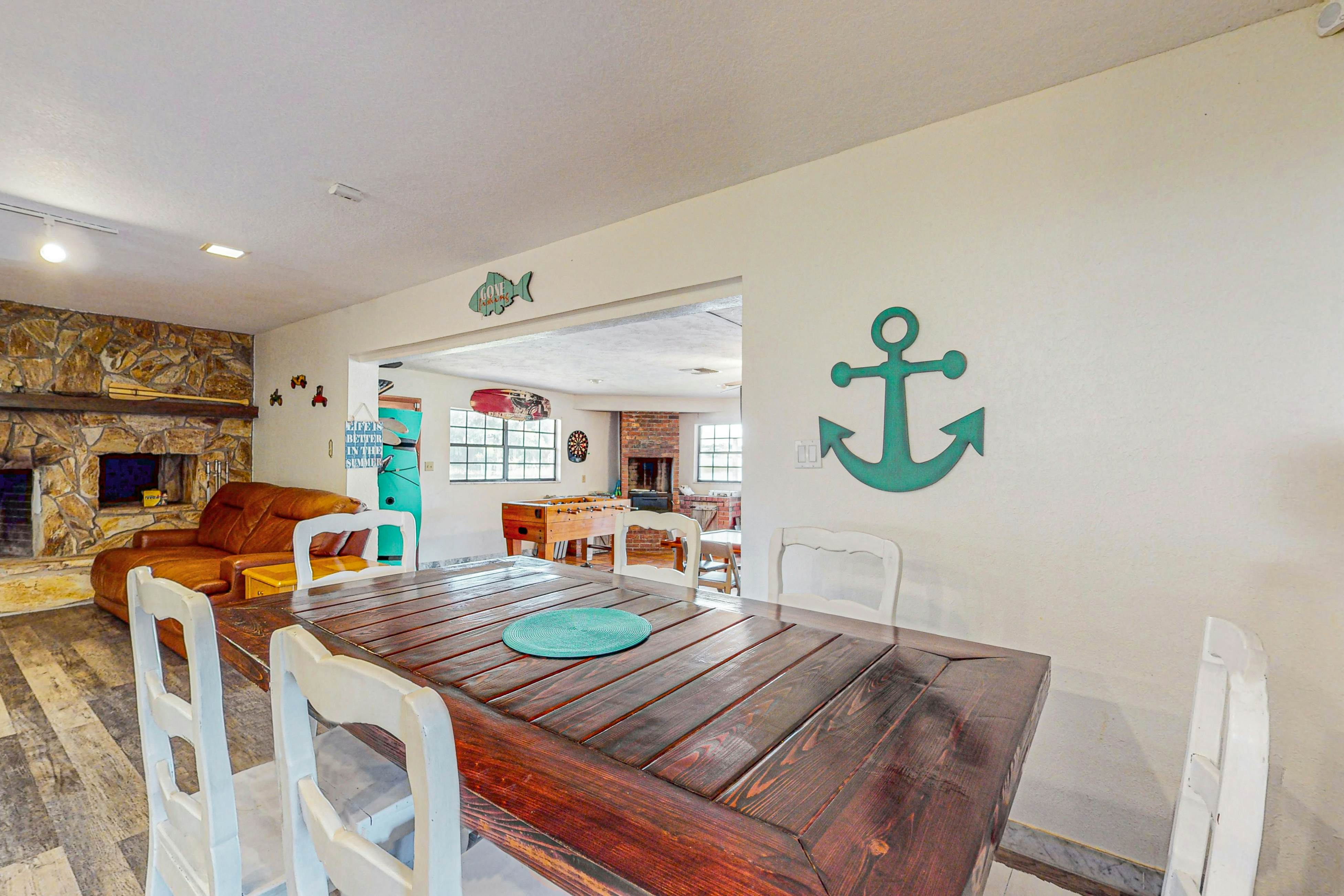 LAK104-110L-3 - Lakefront Living