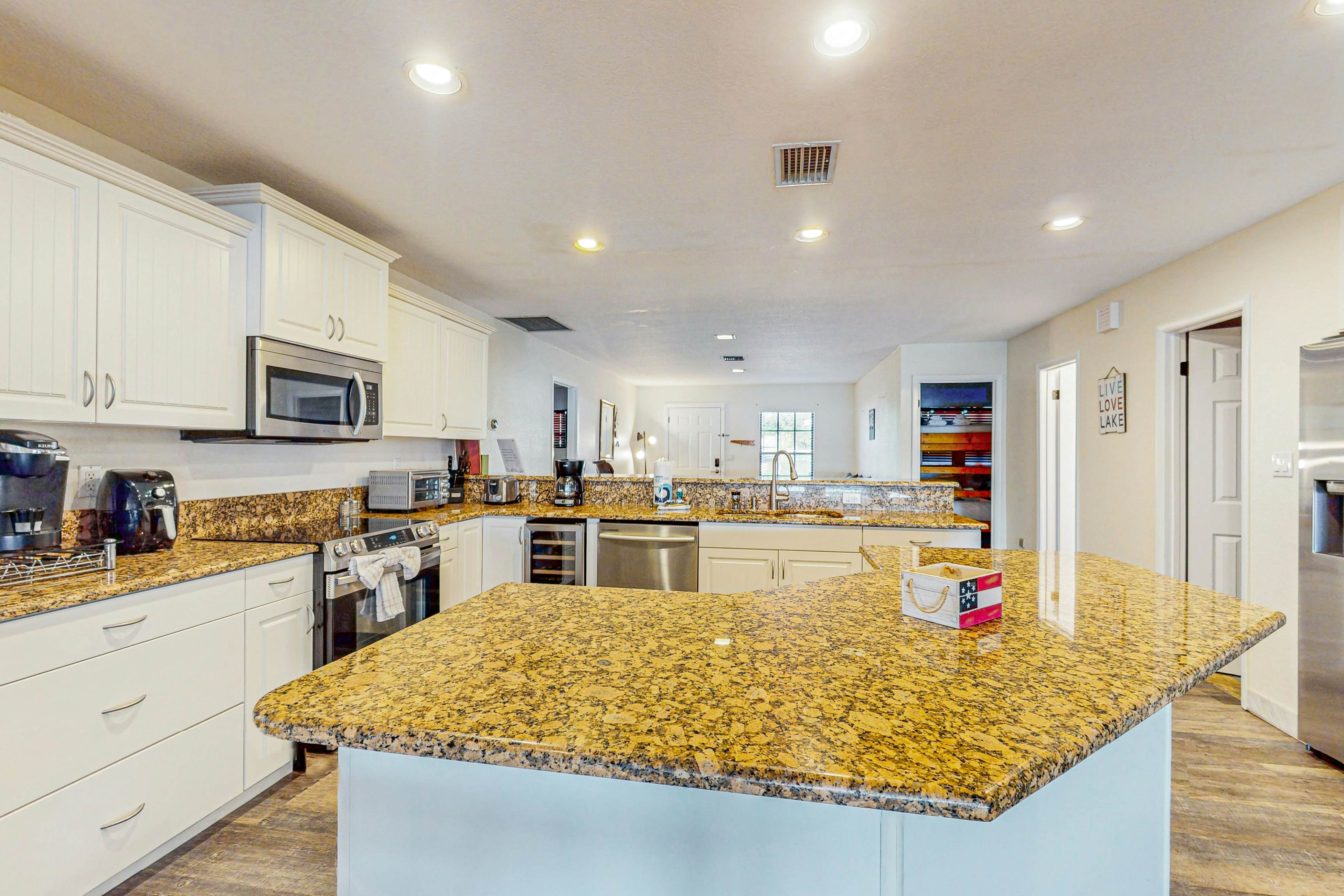 LAK104-110L-3 - Lakefront Living