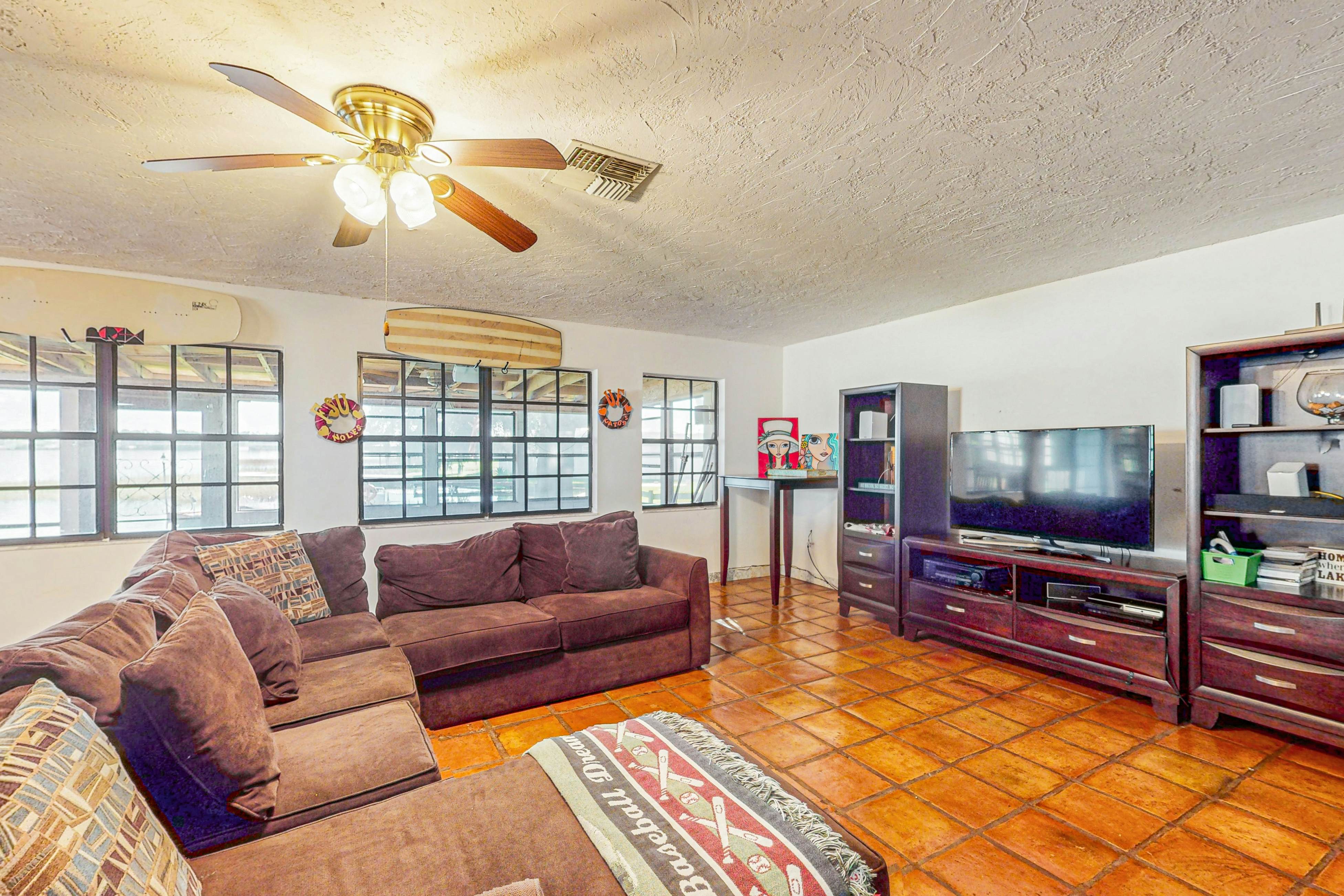 LAK104-110L-3 - Lakefront Living