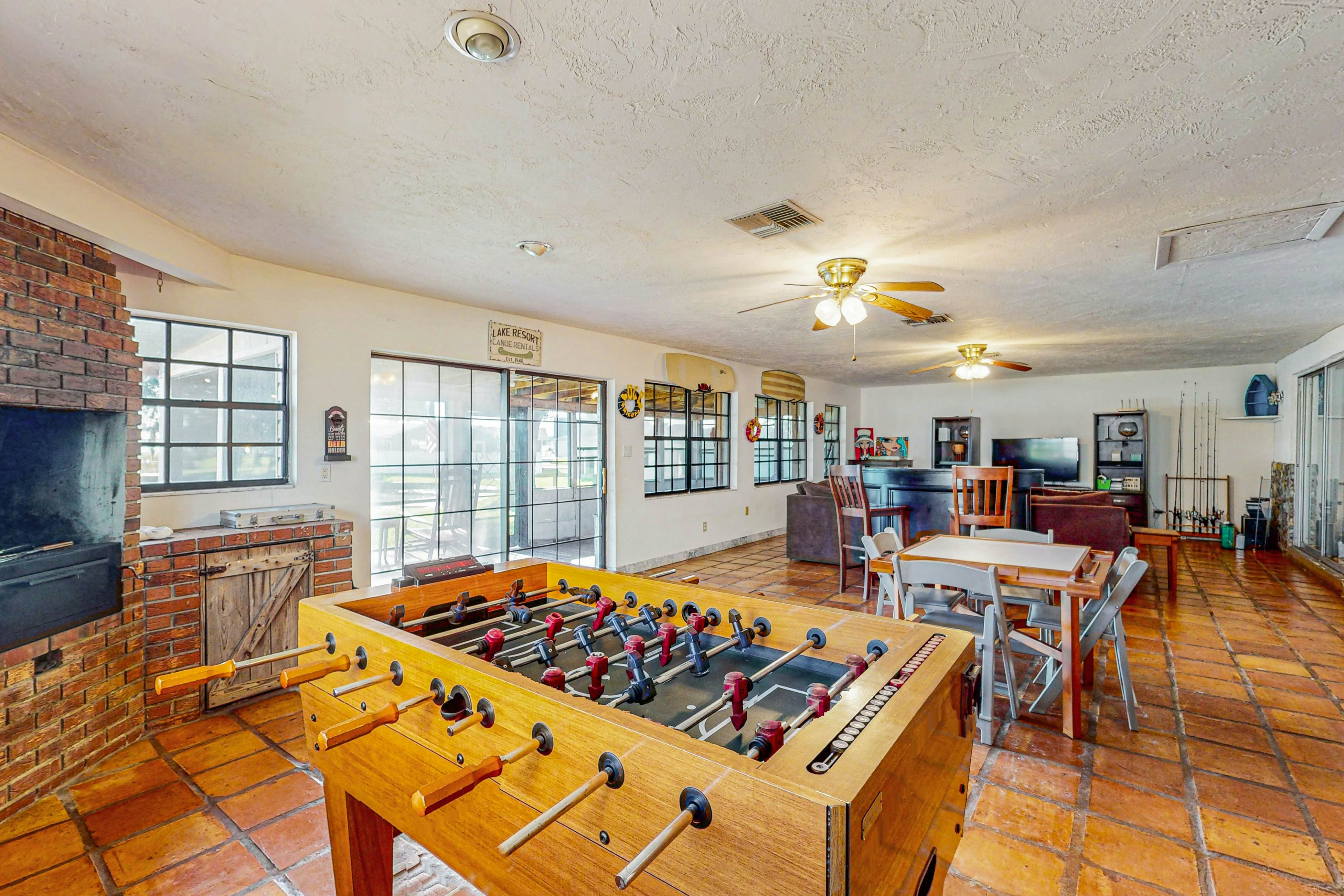 LAK104-110L-3 - Lakefront Living