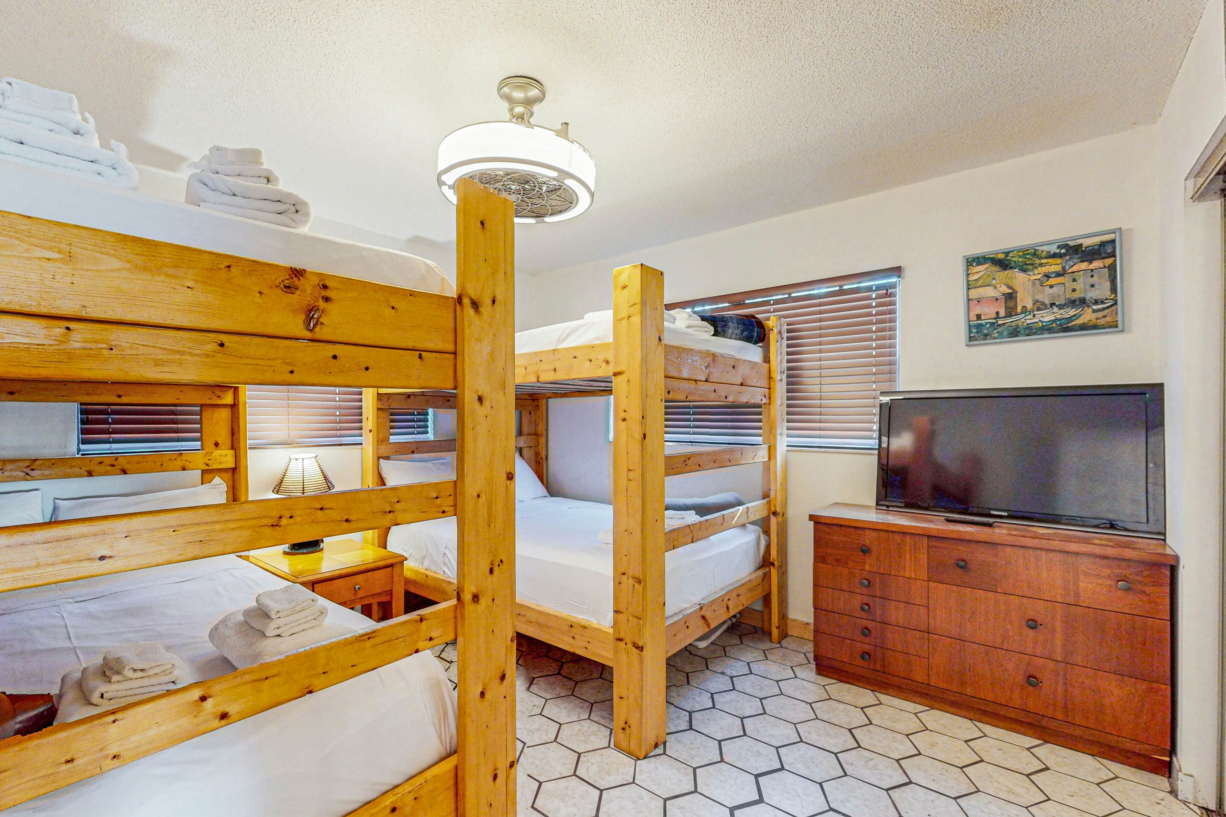 LAK104-110L-3 - Lakefront Living