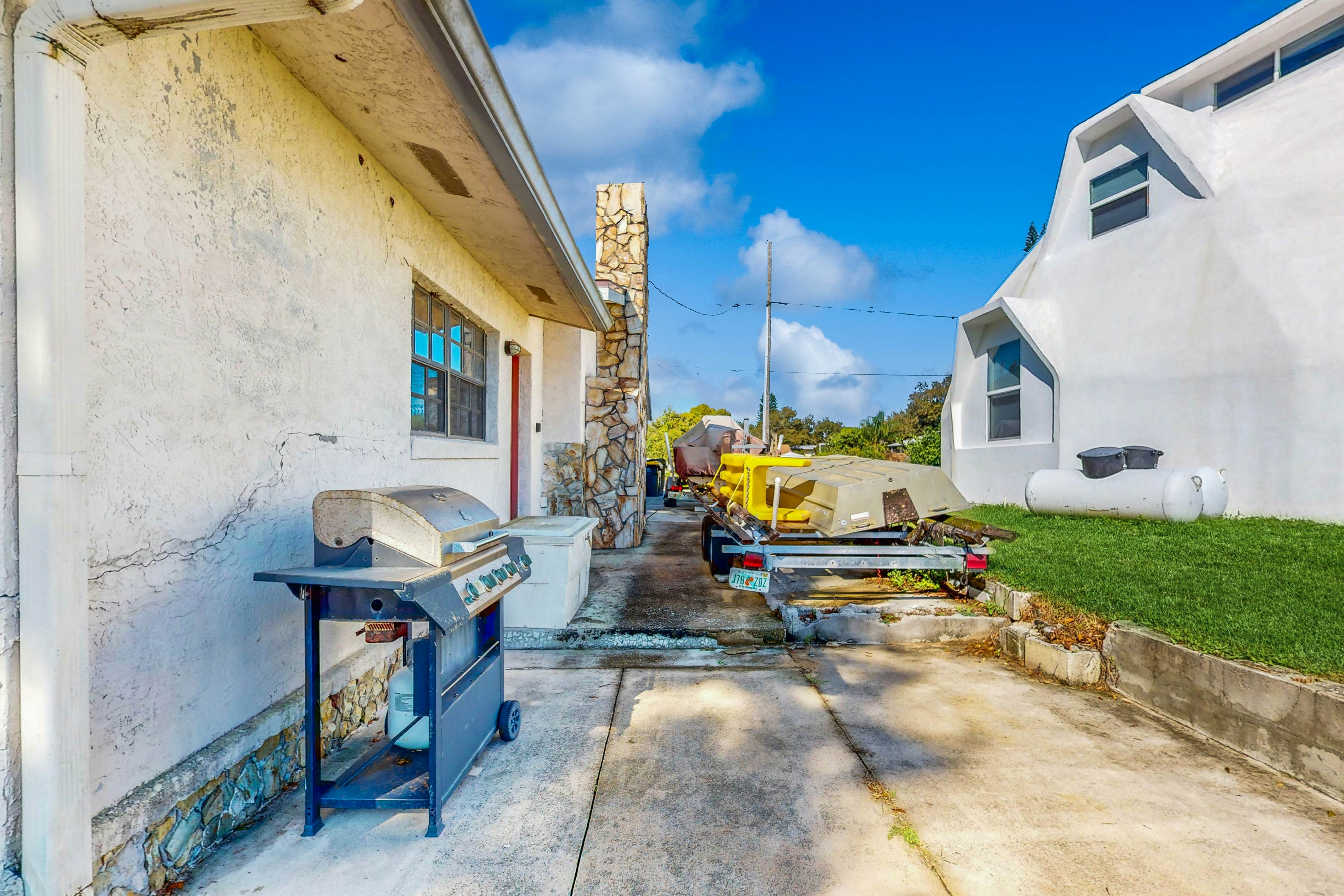 LAK104-110L-3 - Lakefront Living