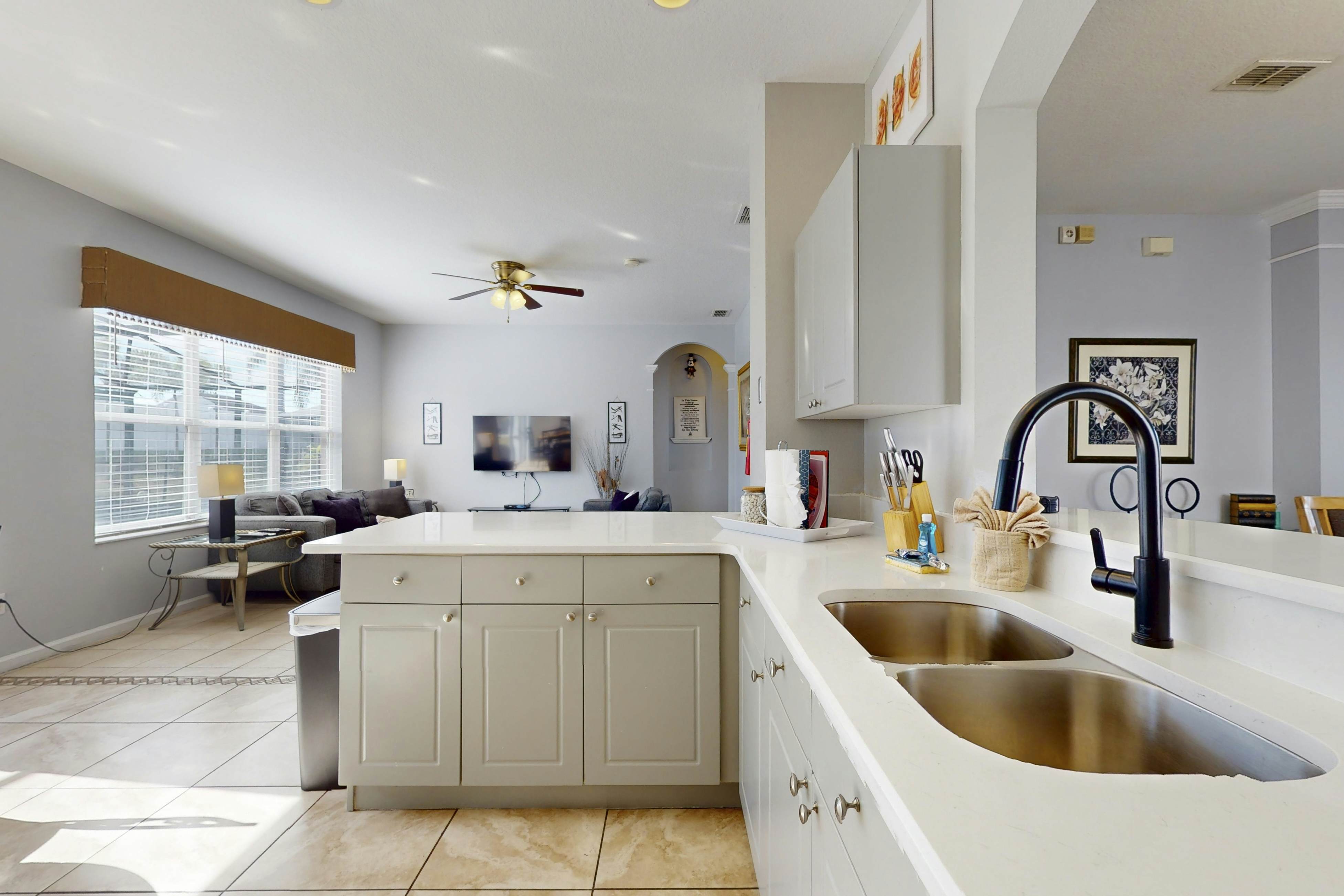 WP104-8006-6-P-Resort Escape - Windsor Palms