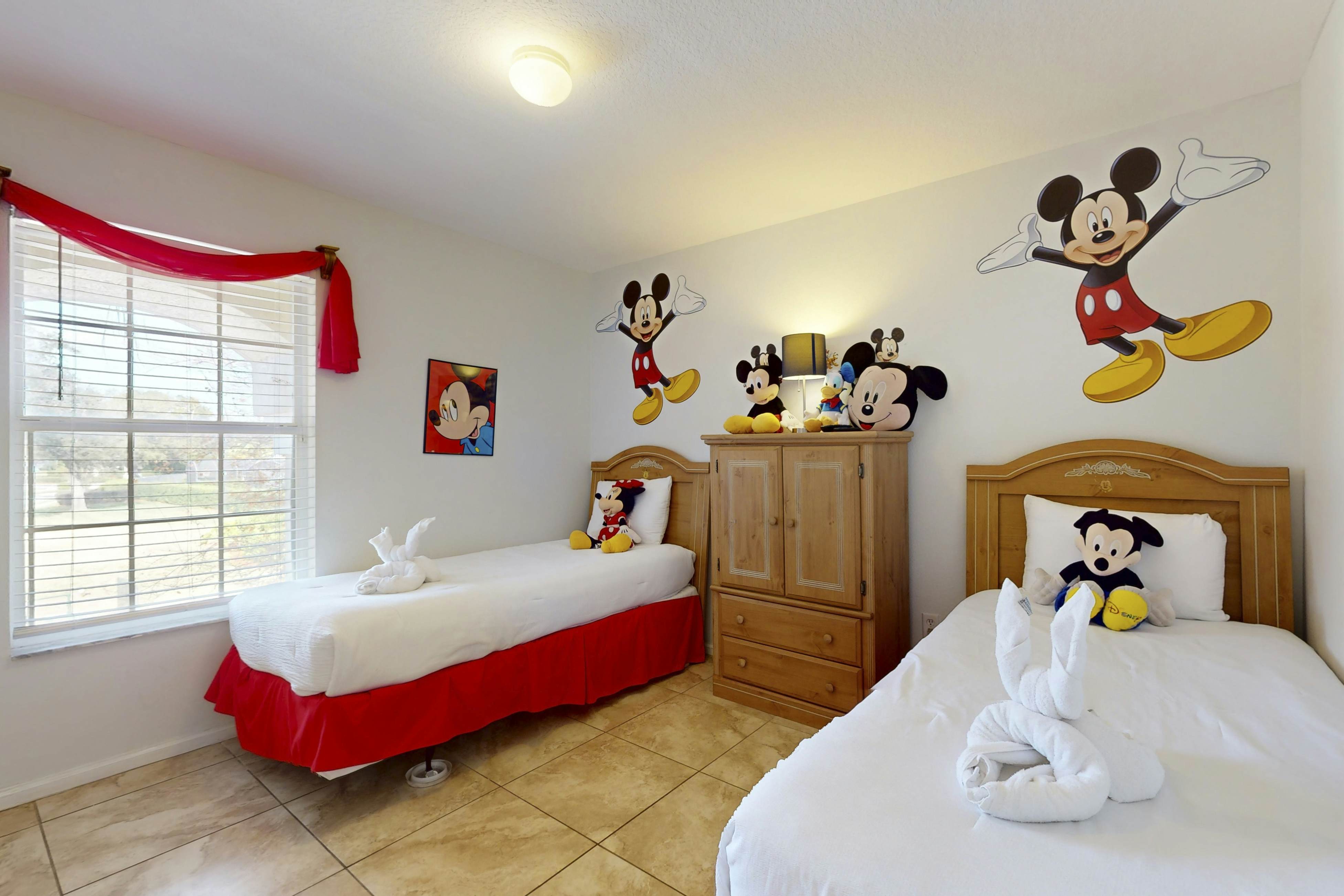 WP104-8006-6-P-Resort Escape - Windsor Palms