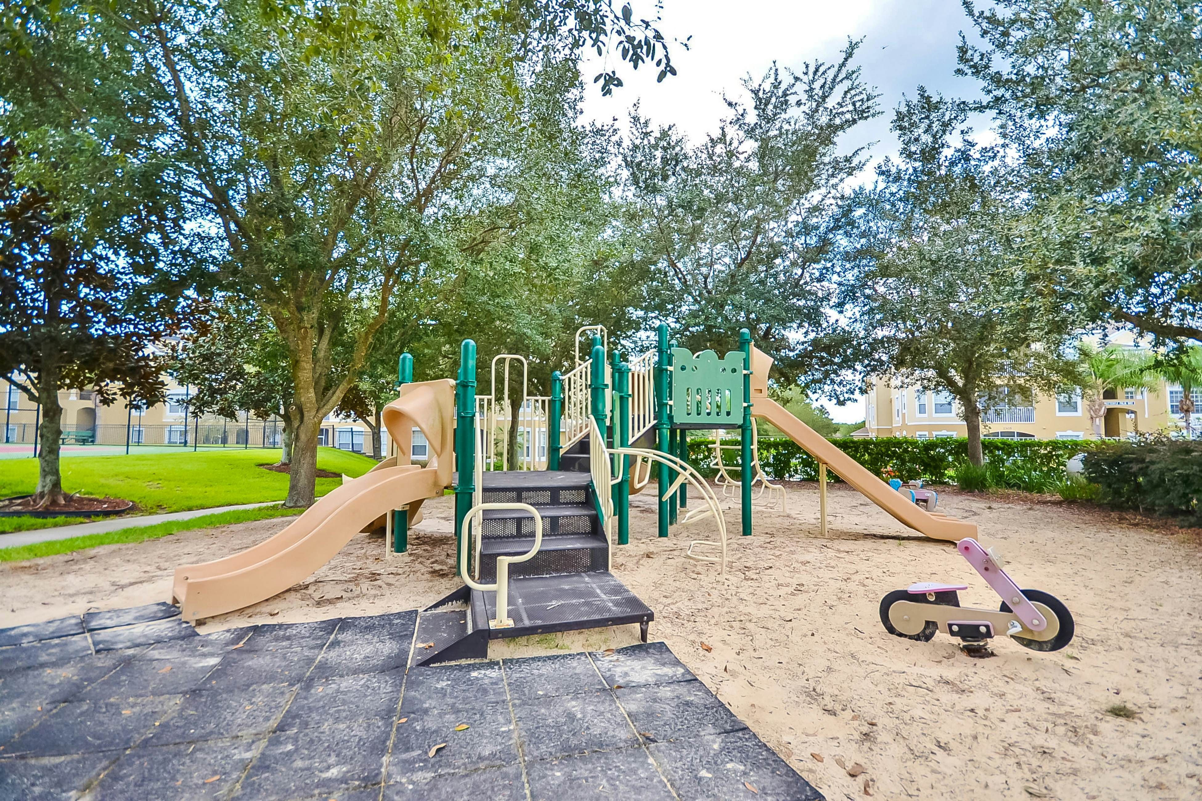 WP104-8006-6-P-Resort Escape - Windsor Palms