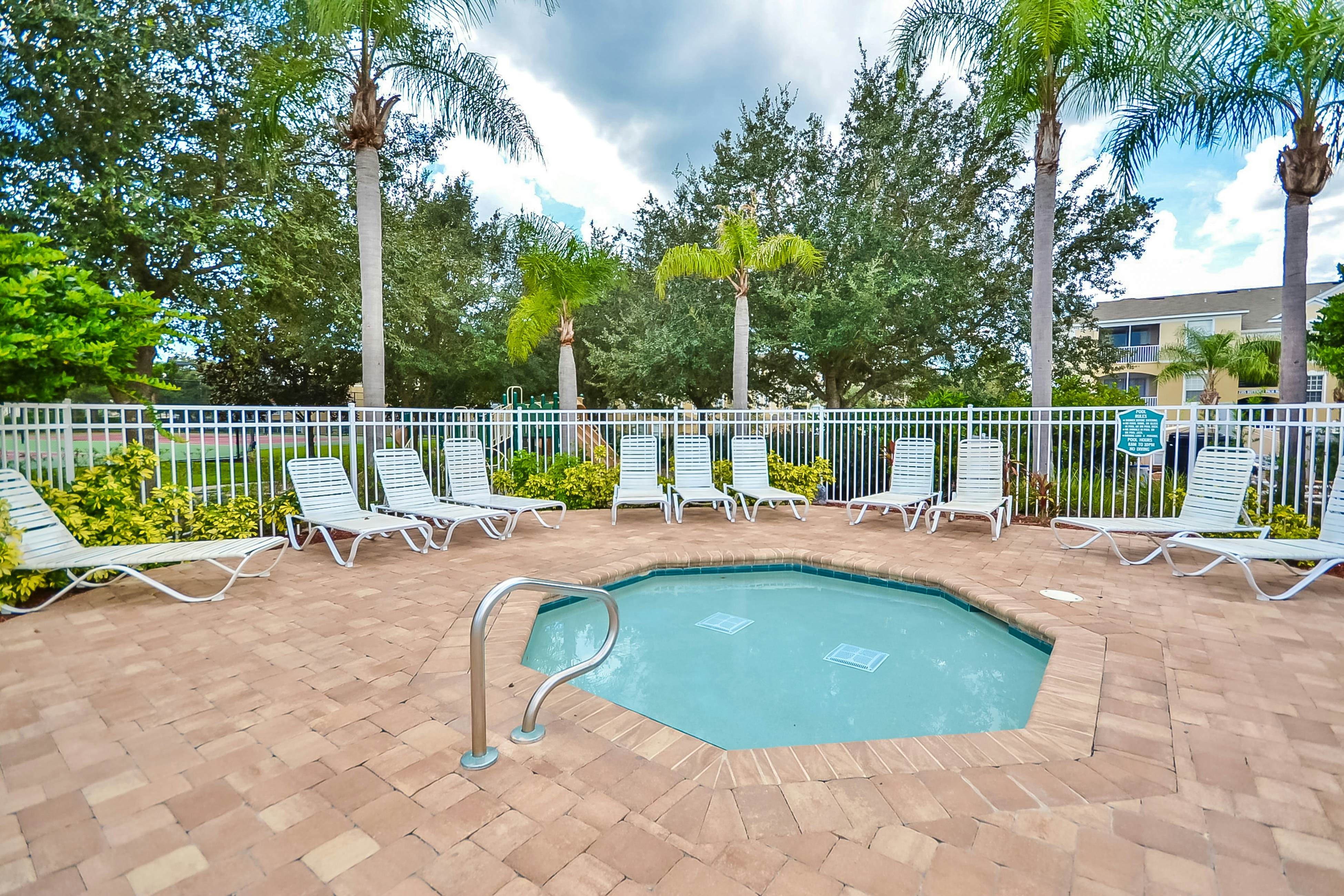 WP104-8006-6-P-Resort Escape - Windsor Palms