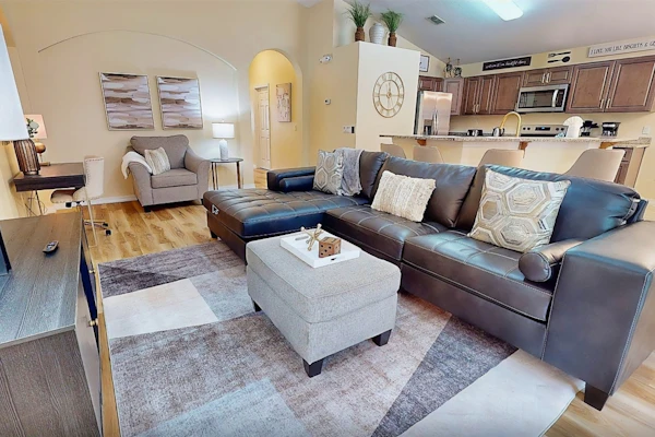 Gated home w/ private pool, furnished patio, close to Disney - snowbirds welcome