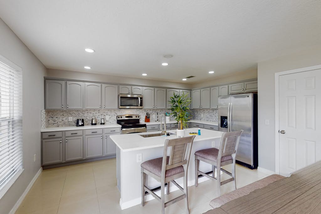 Dog-friendly home with lake views, Ping-Pong, air hockey, streaming, W/D, & AC