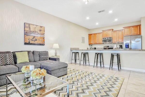 2-Story Townhouse near Disney w/Private Heated Pool, Shared Clubhouse, Gym, AC