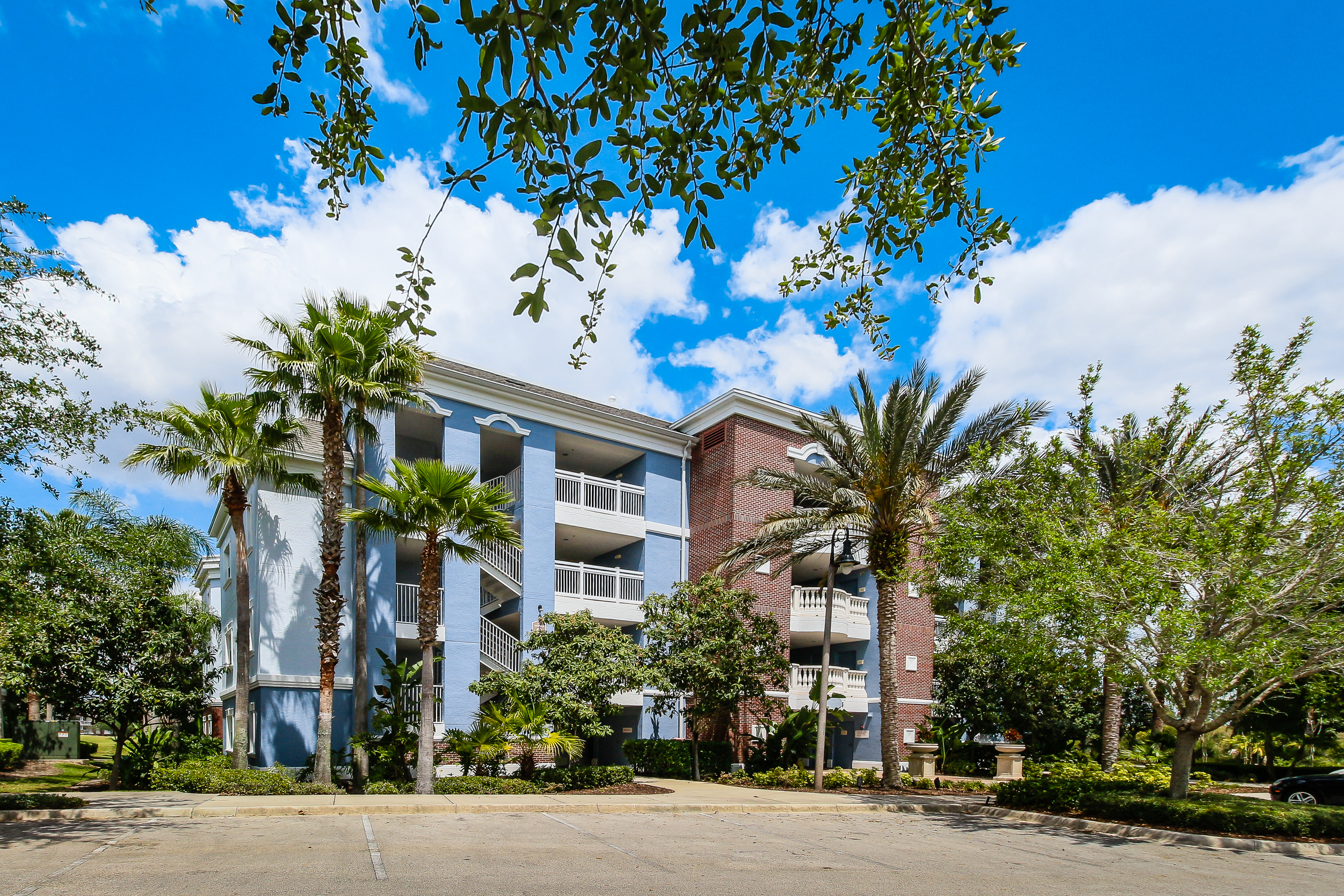 Dog-Friendly Condo with Access to Shared Pools, Hot Tub, and Game Rooms