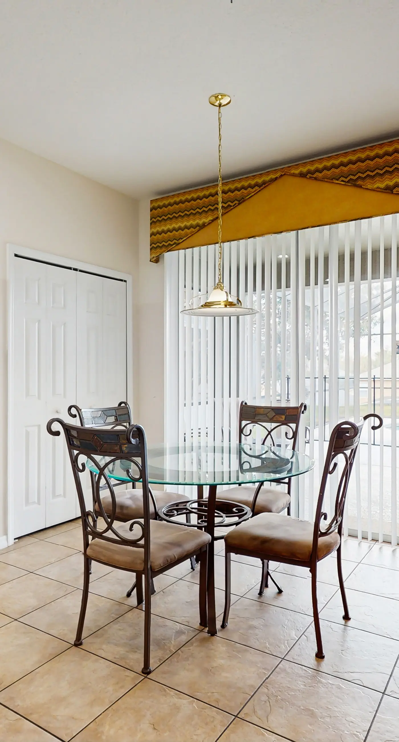 EMI108-8673-6-P - La Isla Paradise