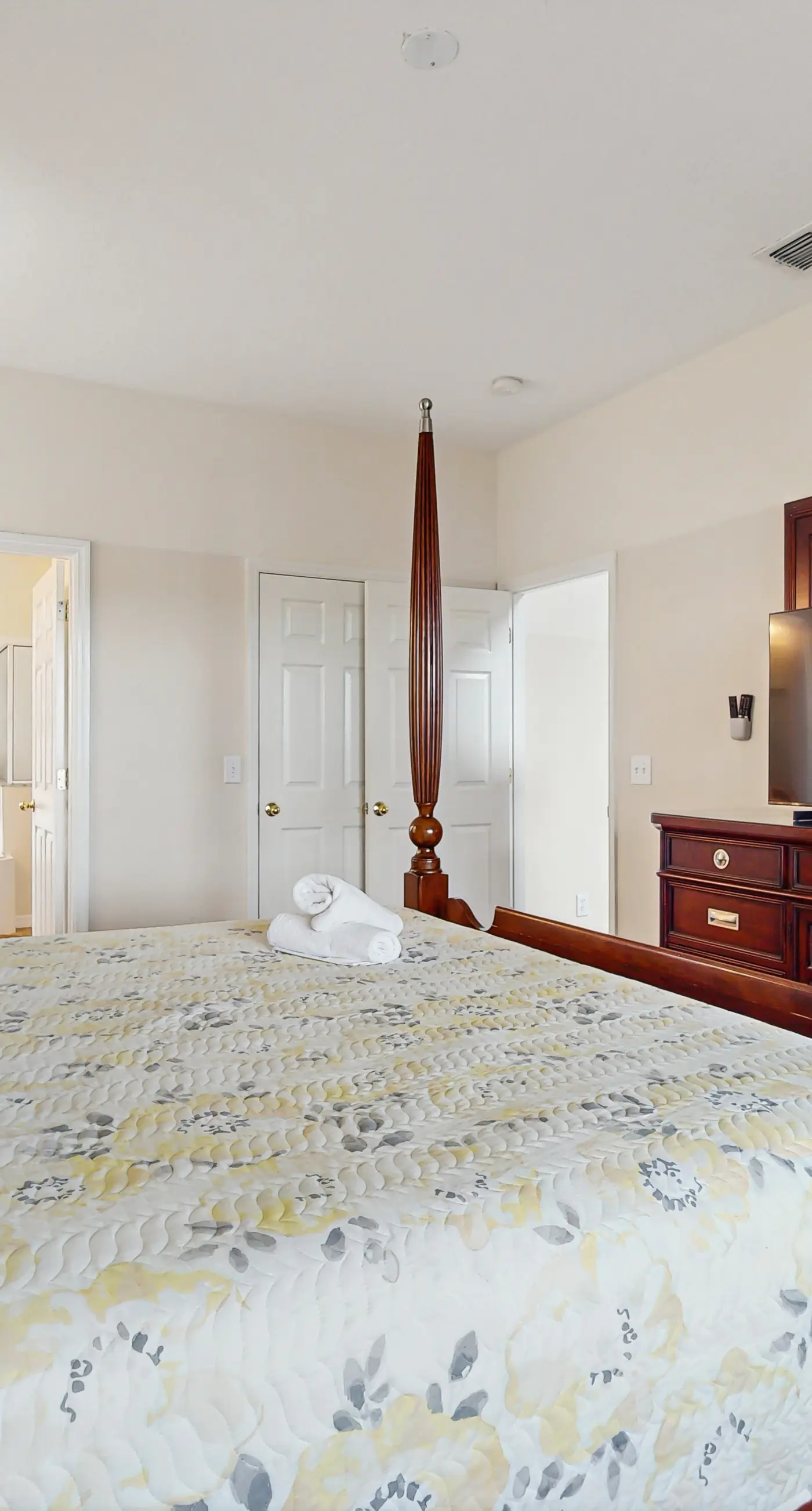 EMI108-8673-6-P - La Isla Paradise