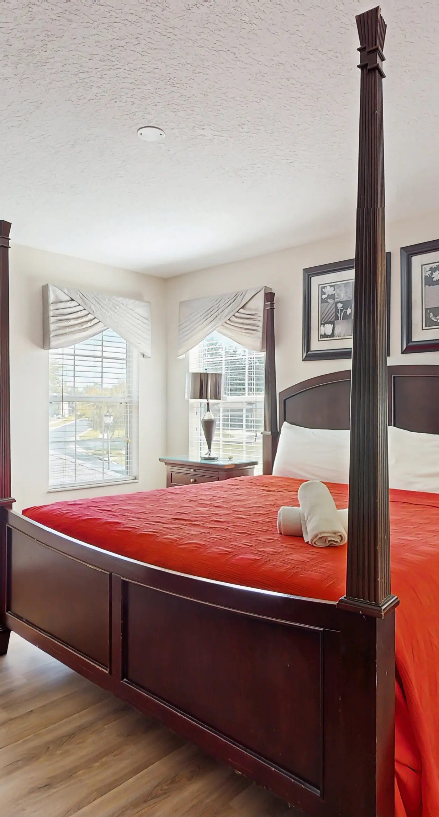 EMI108-8673-6-P - La Isla Paradise