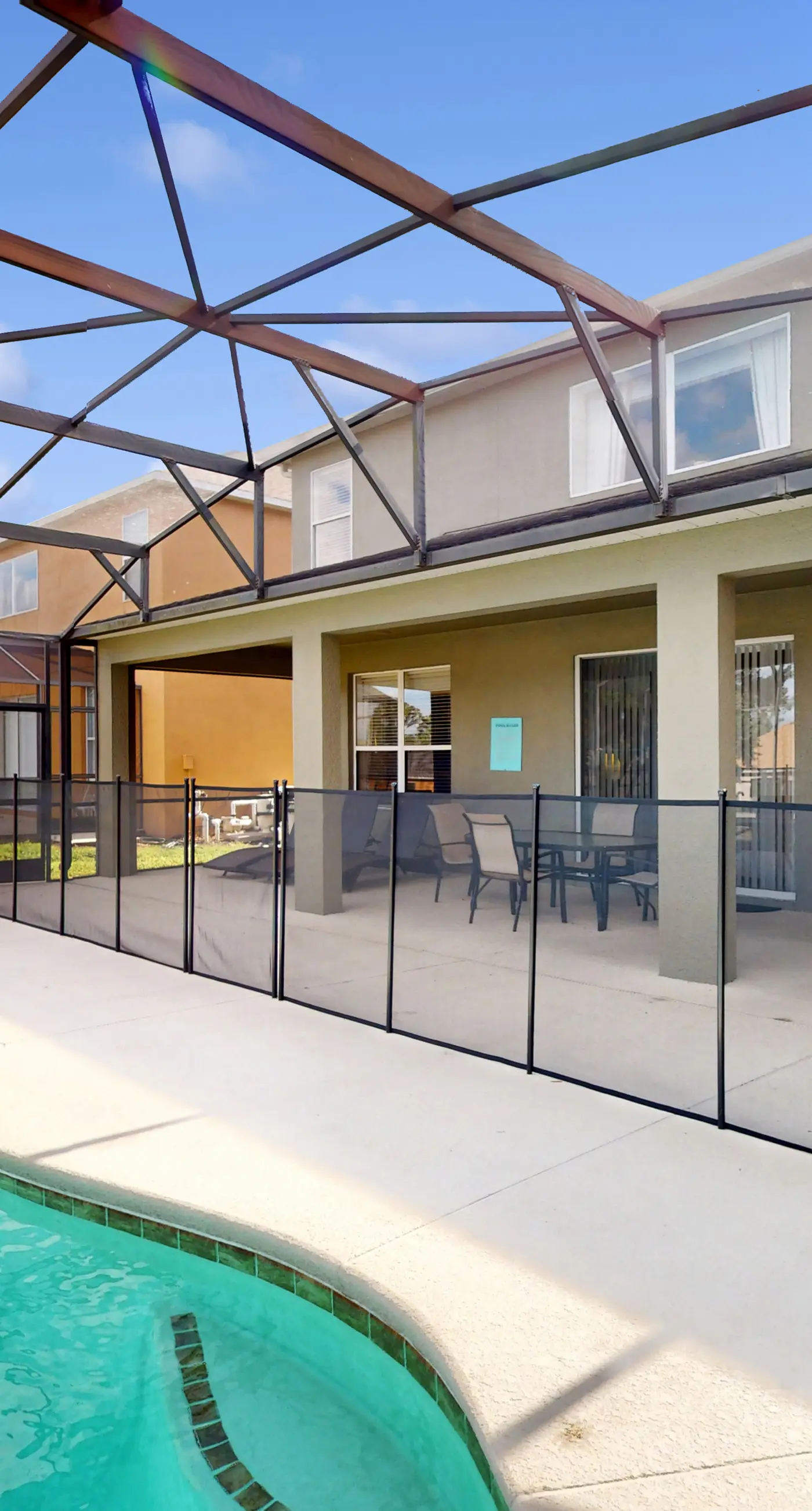 EMI108-8673-6-P - La Isla Paradise