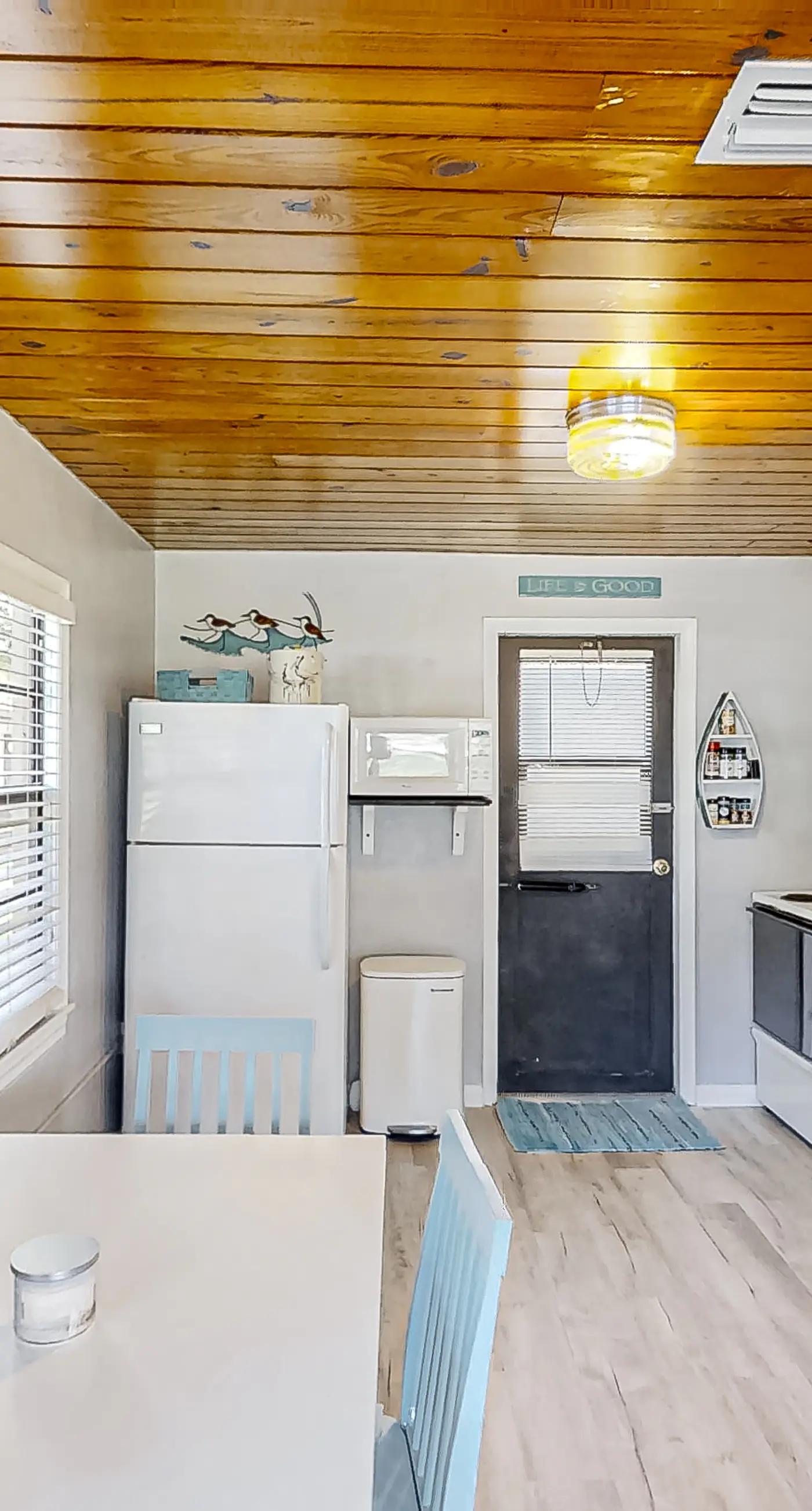 LAK106-300-9-1-G - Lake June Resort #9