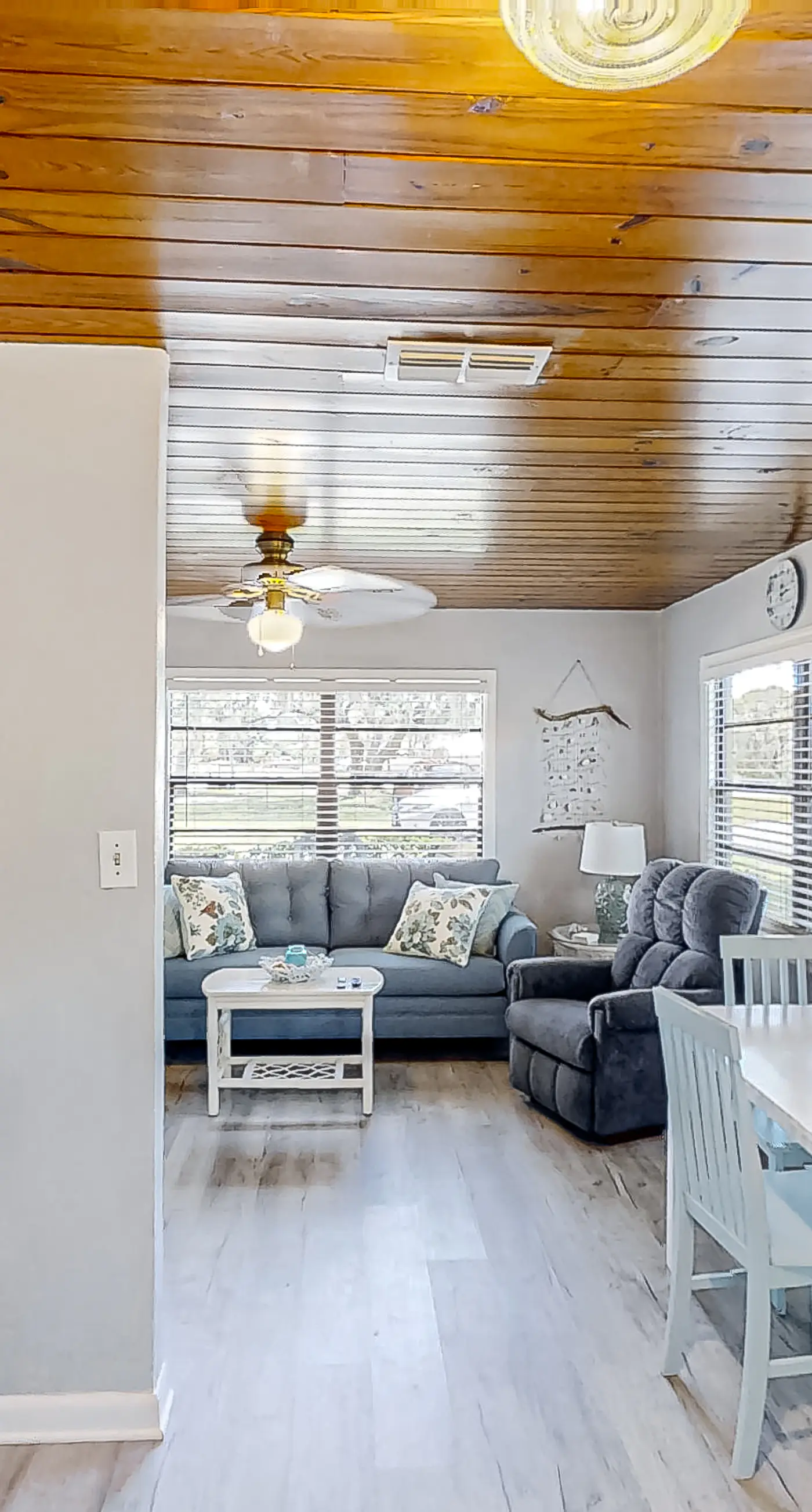 LAK106-300-9-1-G - Lake June Resort #9