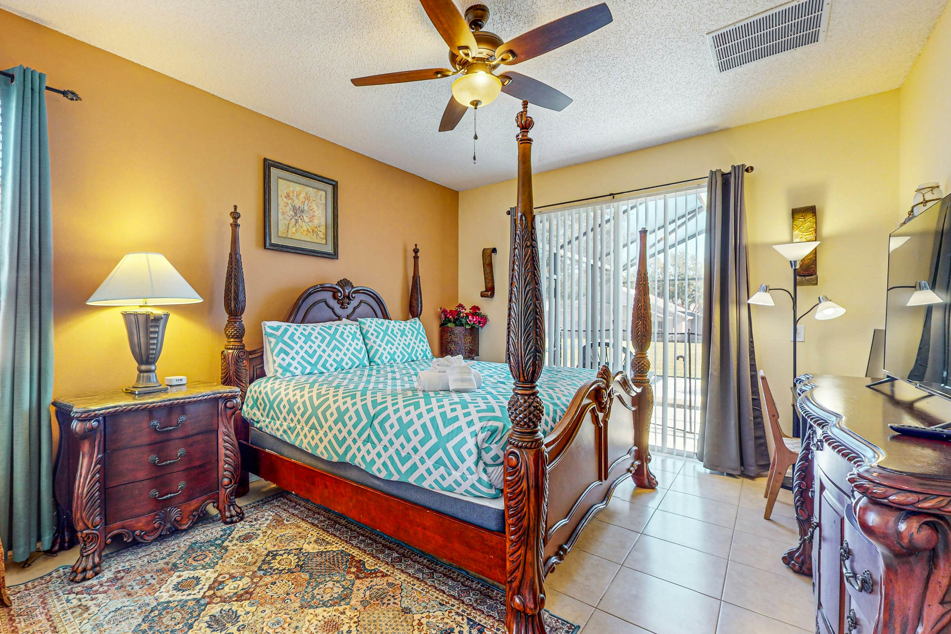 EMI102-2701-7-P-Emerald Island Retreat for remote work in Emeral