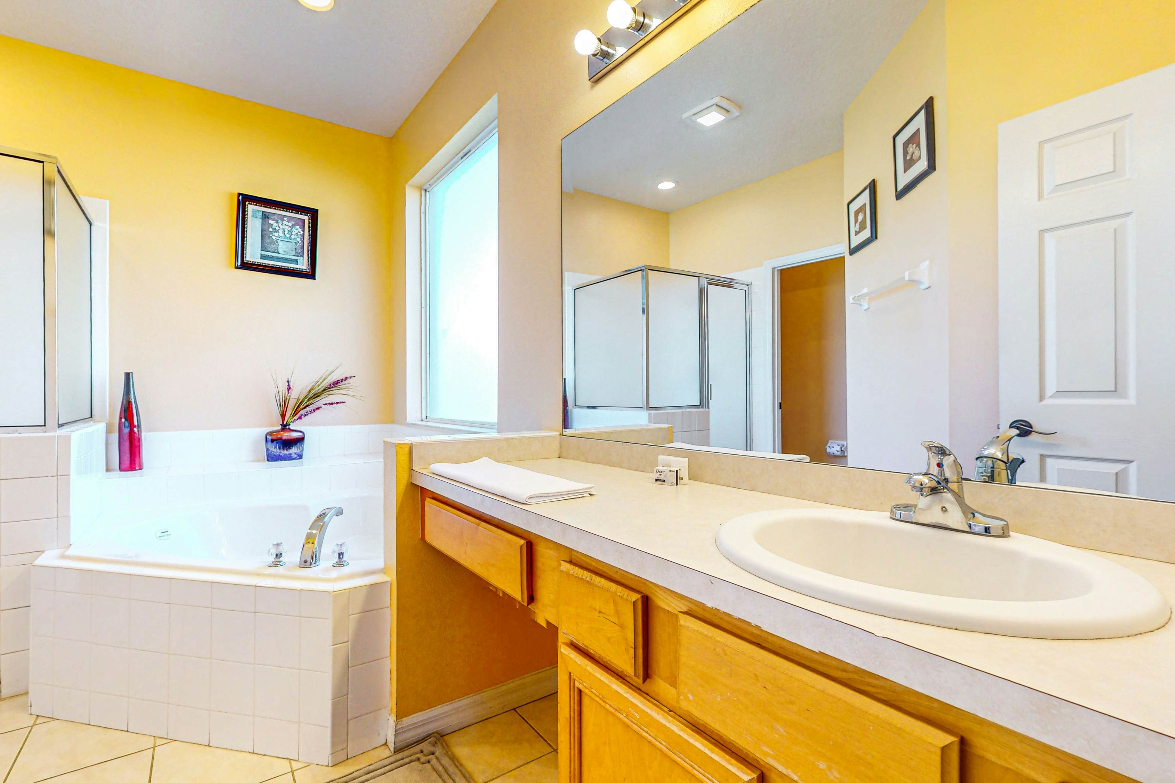 EMI102-2701-7-P-Emerald Island Retreat for remote work in Emeral