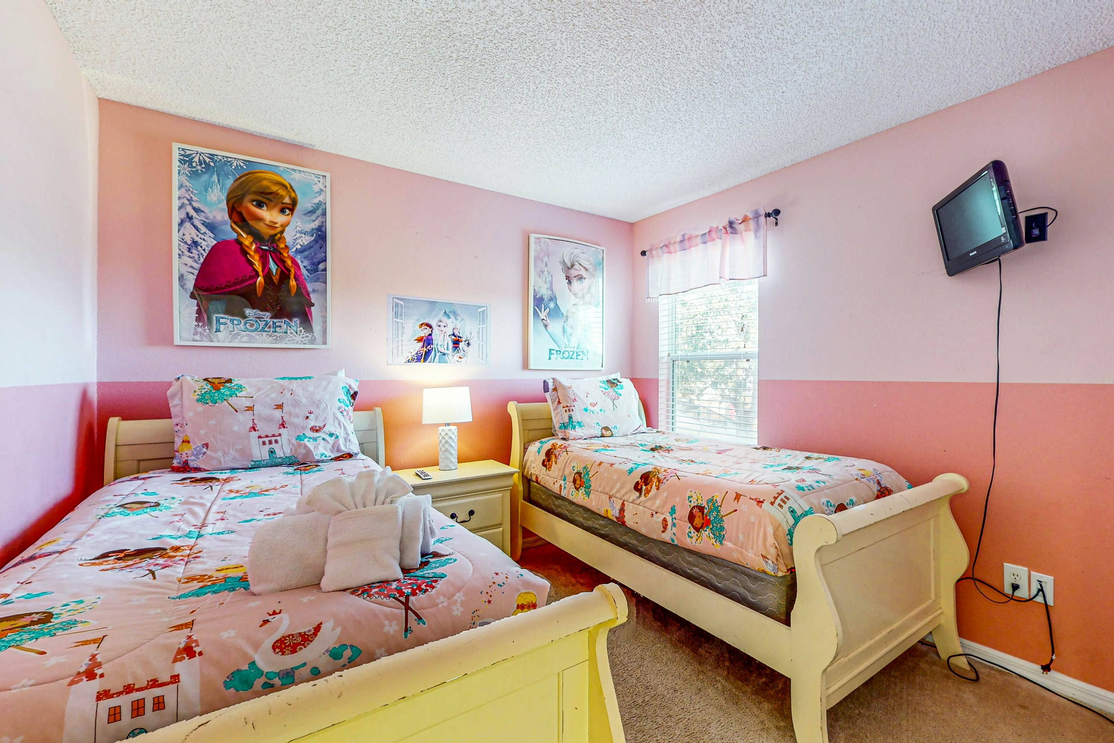 EMI102-2701-7-P-Emerald Island Retreat for remote work in Emeral