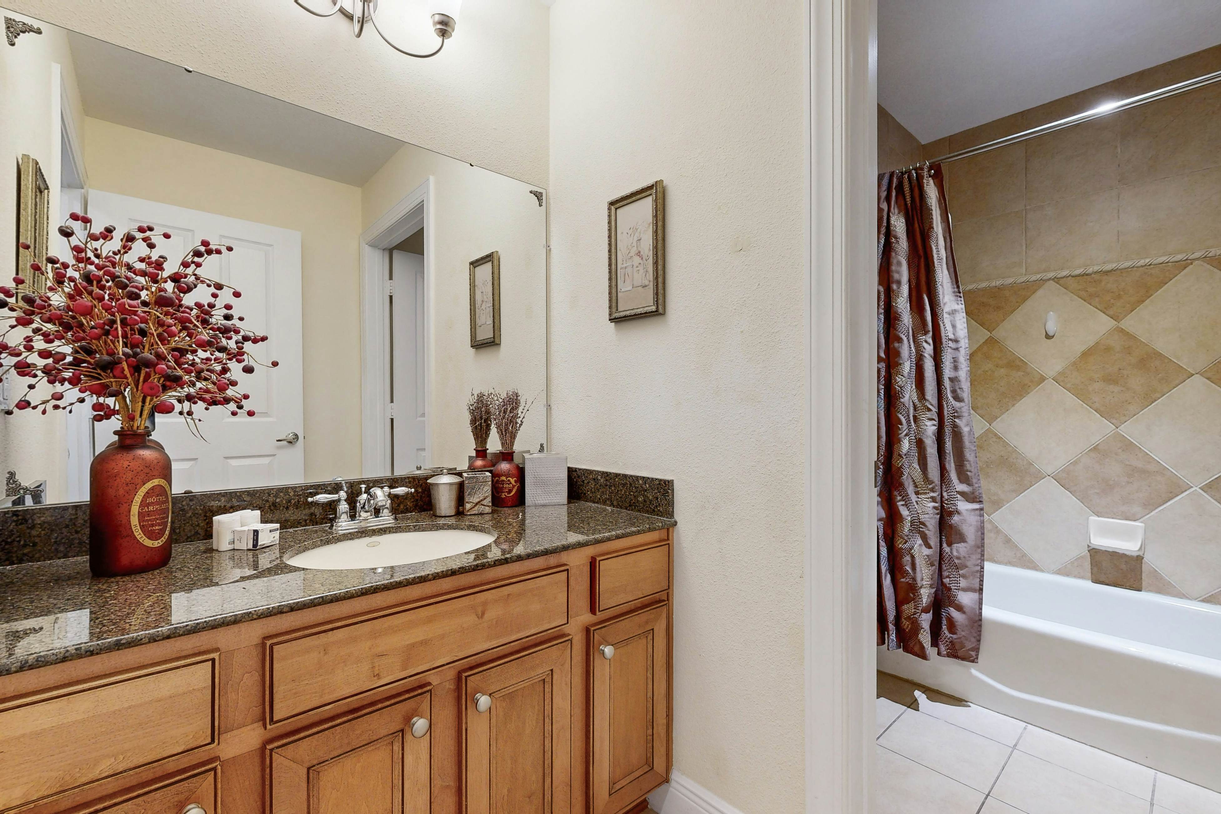 REU105-1591-202-3-Enchanted Oasis Residence #202