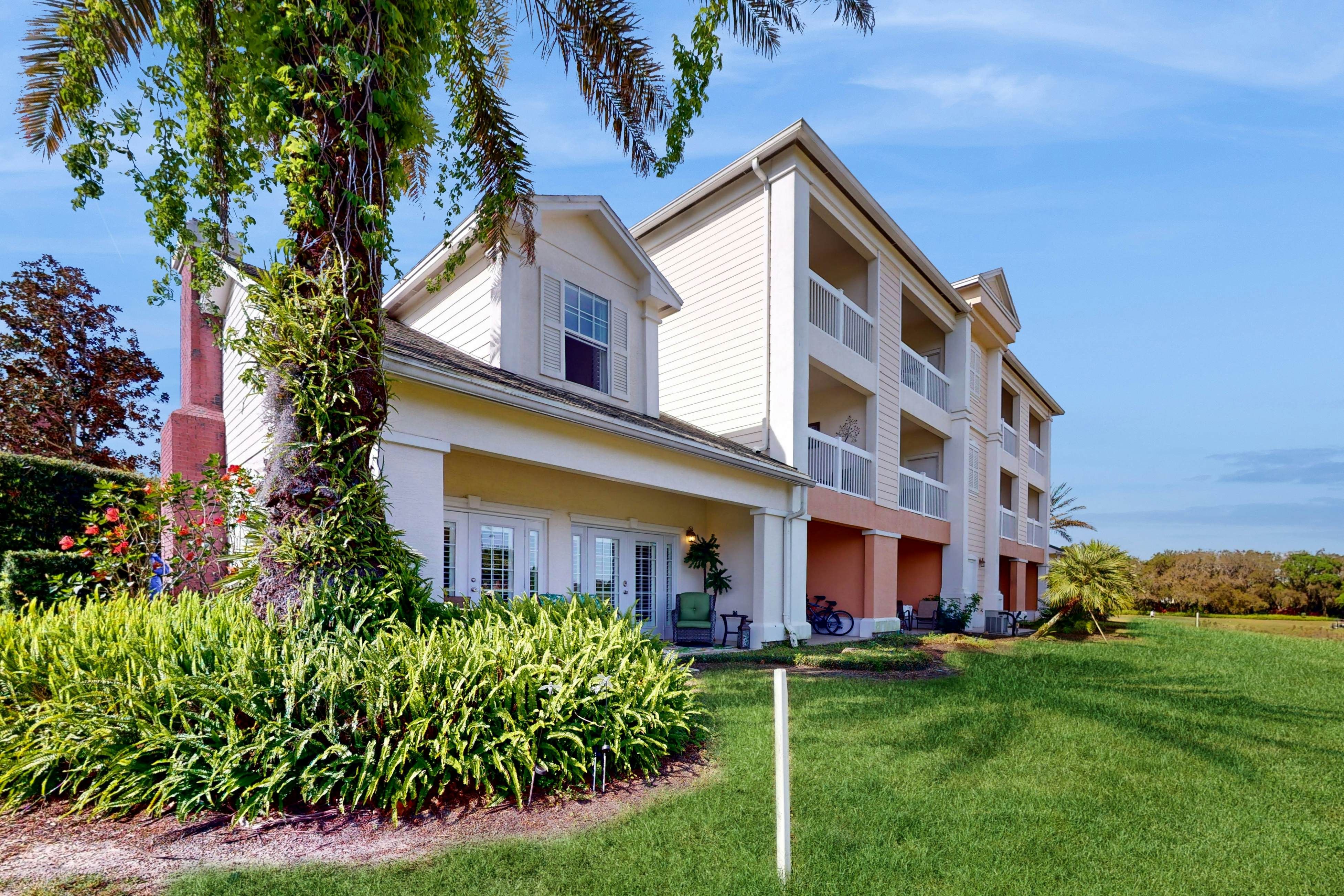 REU105-1591-202-3-Enchanted Oasis Residence #202