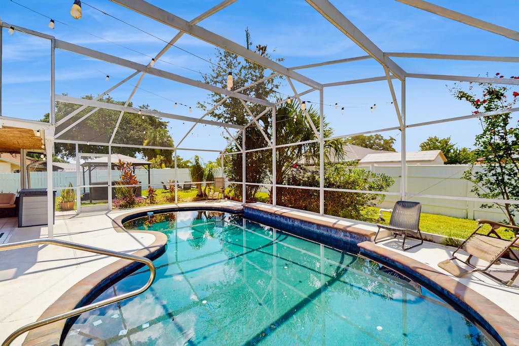 Spacious Home w/Private Pool, Hot Tub & Game Room Near Disney