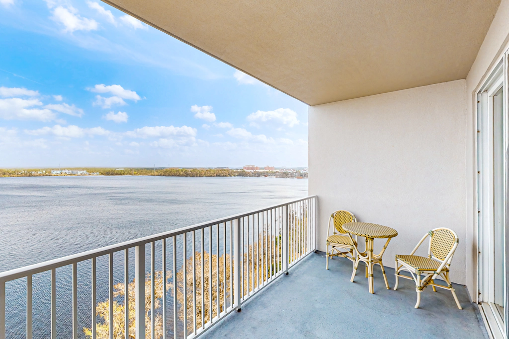 BLU126-13427-2-0902-1 - Blue Heron Beach Resort 2-0902