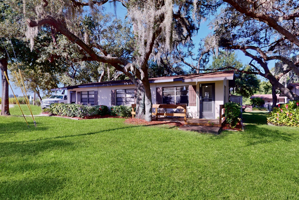 Lake June Resort #10
