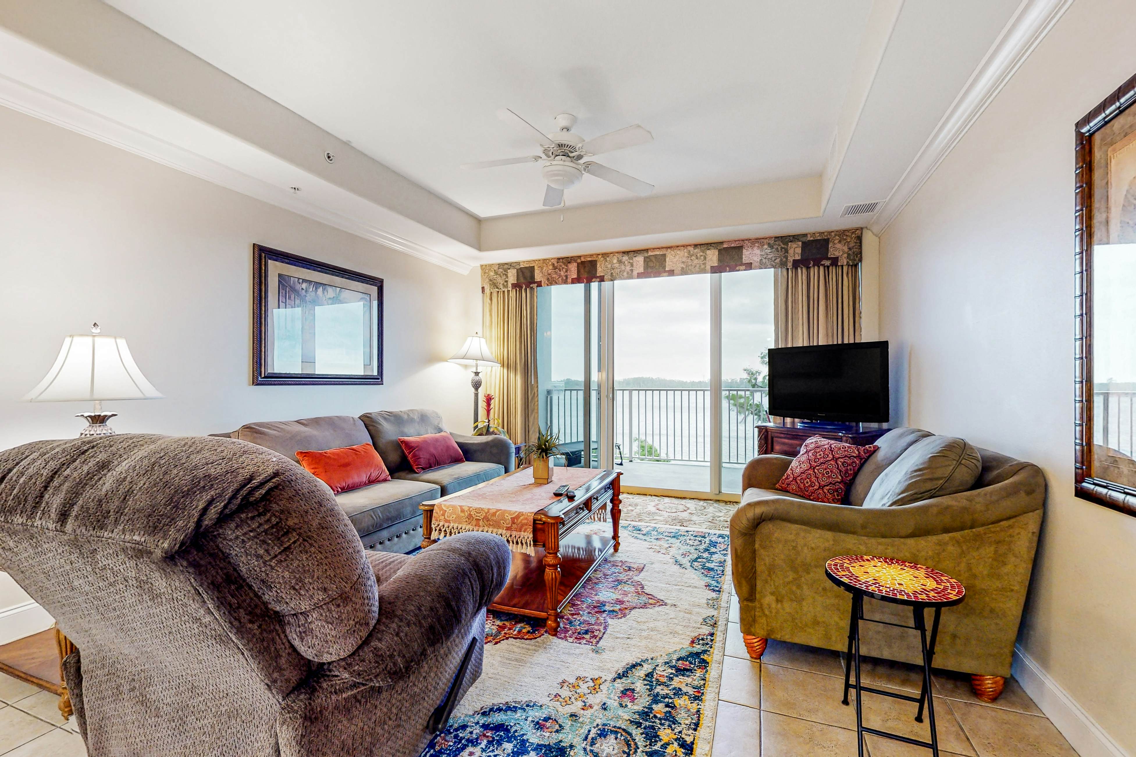 BLU119-13427-2-0303-2 - Lake Bryan Sunrise